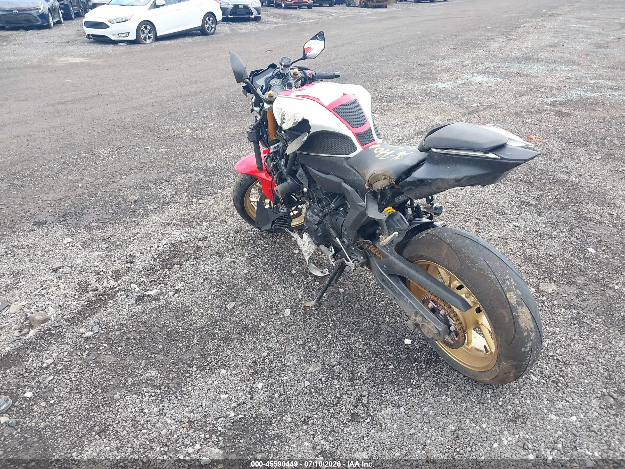 2022 Yamaha Yzf VIN JYARM38E1NA003077 IAAI salvage auction — Side, Salvage (Ohio), sold $725 on 2026-09-09 (photo 3)