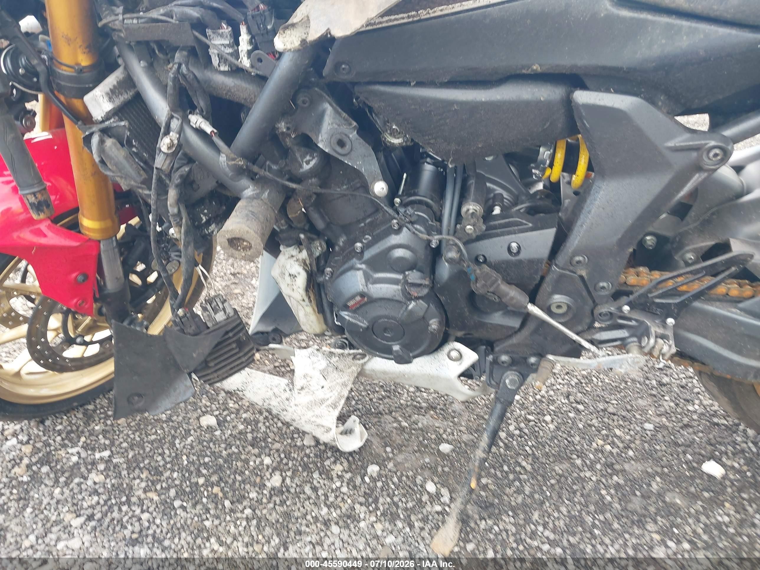 2022 Yamaha Yzf VIN JYARM38E1NA003077 IAAI salvage auction — Side, Salvage (Ohio), sold $725 on 2026-09-09 (photo 9)