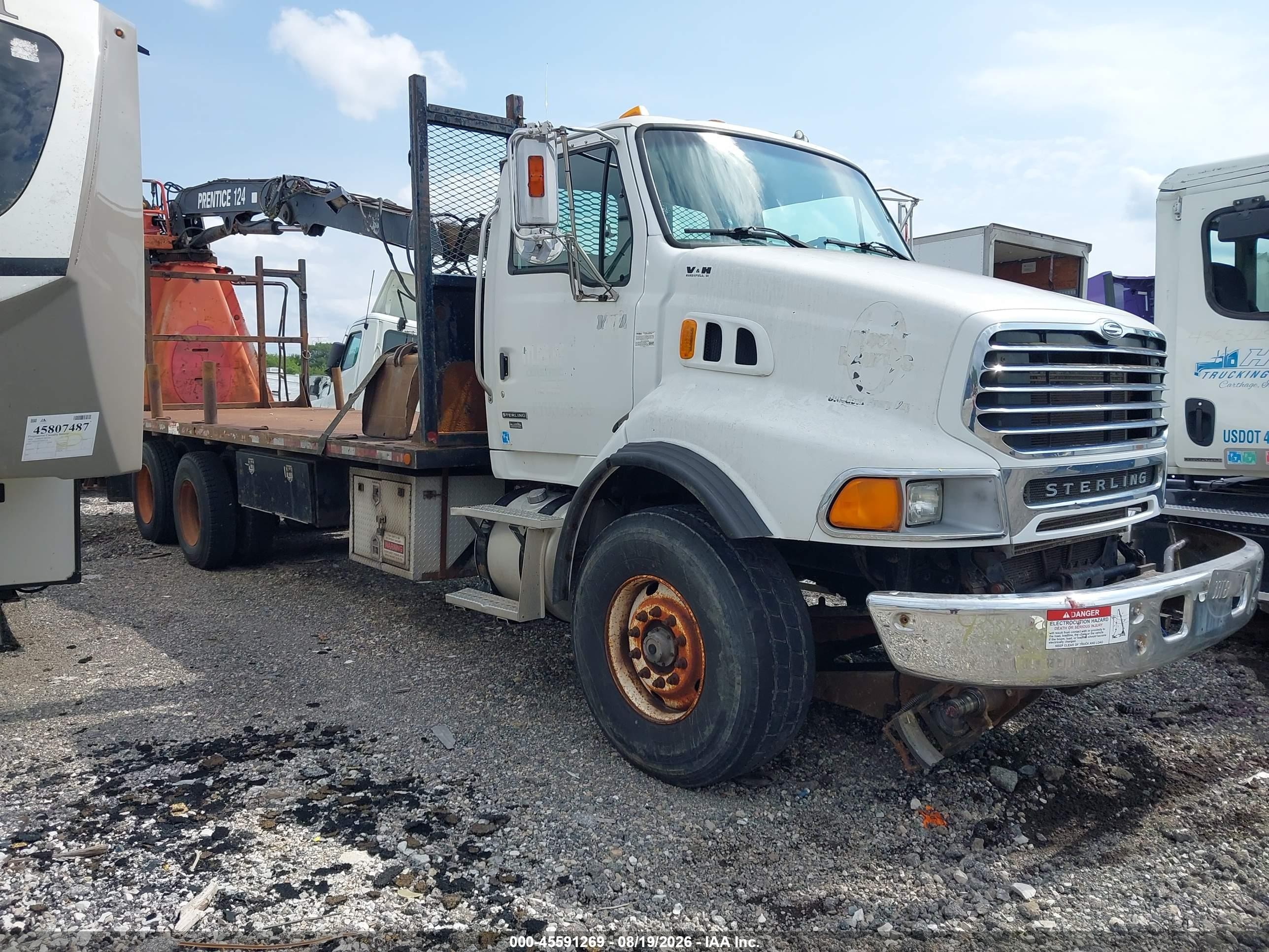 2006 Sterling Truck L 9500 VIN 2FZHAZCV56AV52959 — IAAI salvage auction photo