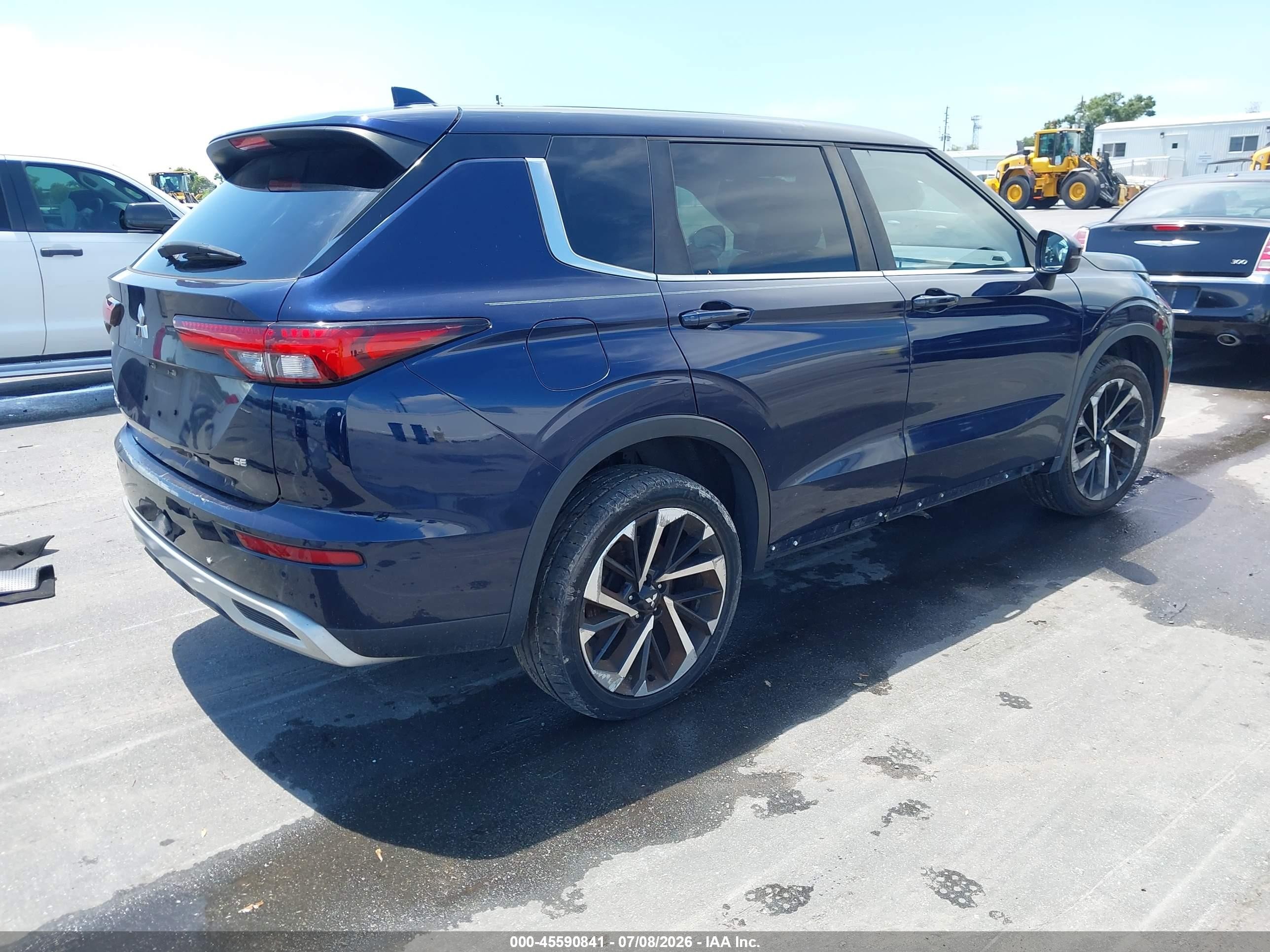2022 Mitsubishi Outlander VIN JA4J3UA83NZ011403 IAAI salvage auction — Front End, Rebuildable (Florida), sold $4,050 on 2026-09-08 (photo 4)