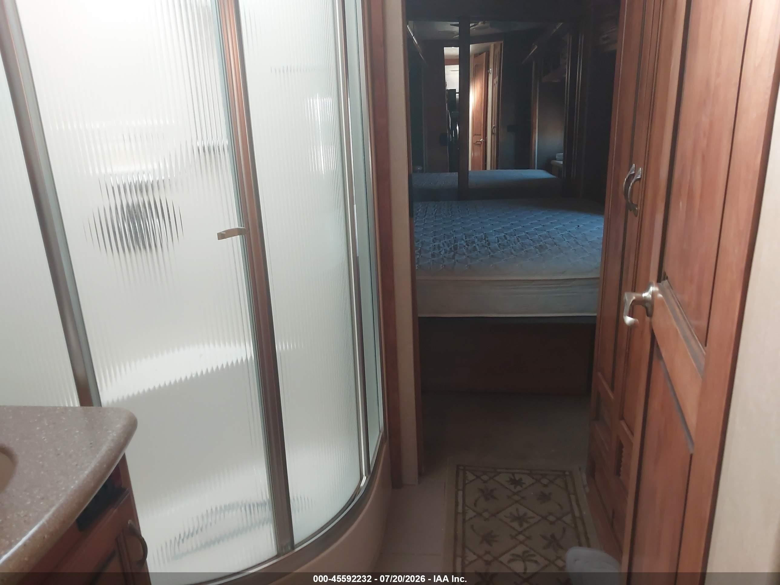 2012 Roadmaster Rail monocoque motorhome VIN 51Z4D5648C1056681 IAAI salvage auction — All Over, Salvage (Texas), sold $25 on 2026-09-09 (photo 8)