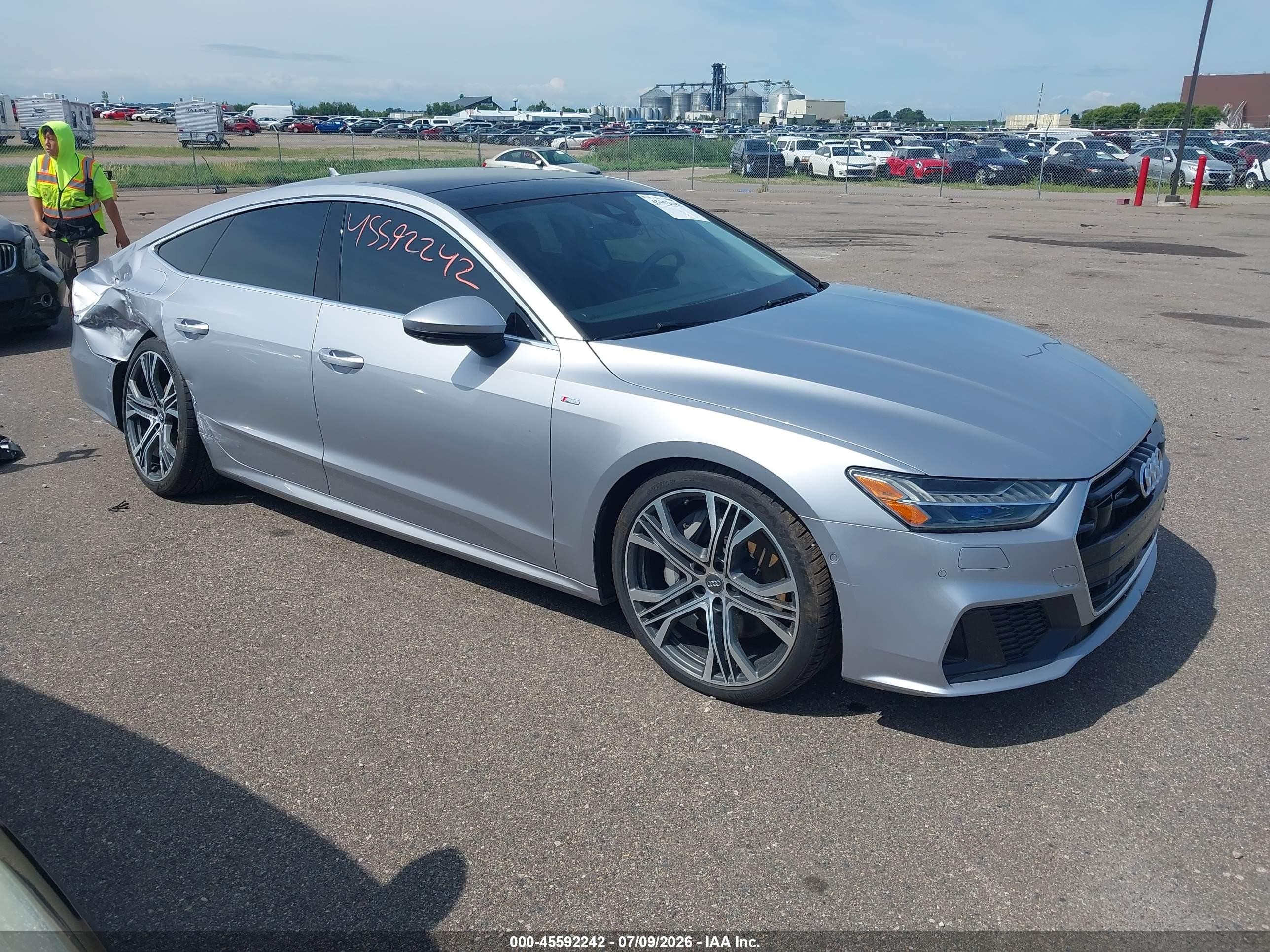 2019 Audi A7 VIN WAUV2AF2XKN122835 — IAAI salvage auction photo