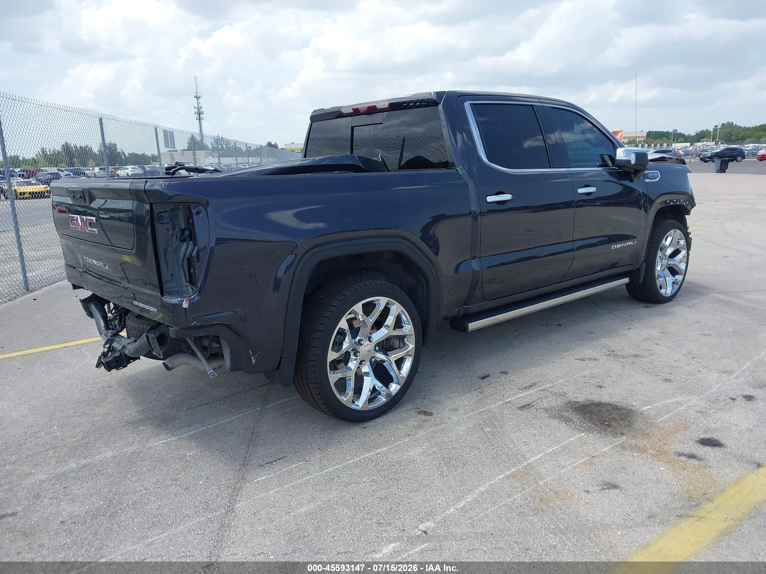2023 Gmc SIERRA VIN 3GTUUGED8PG325897 IAAI salvage auction — Front & Rear, Rebuildable (Florida), sold $22,100 on 2026-08-20 (photo 4)