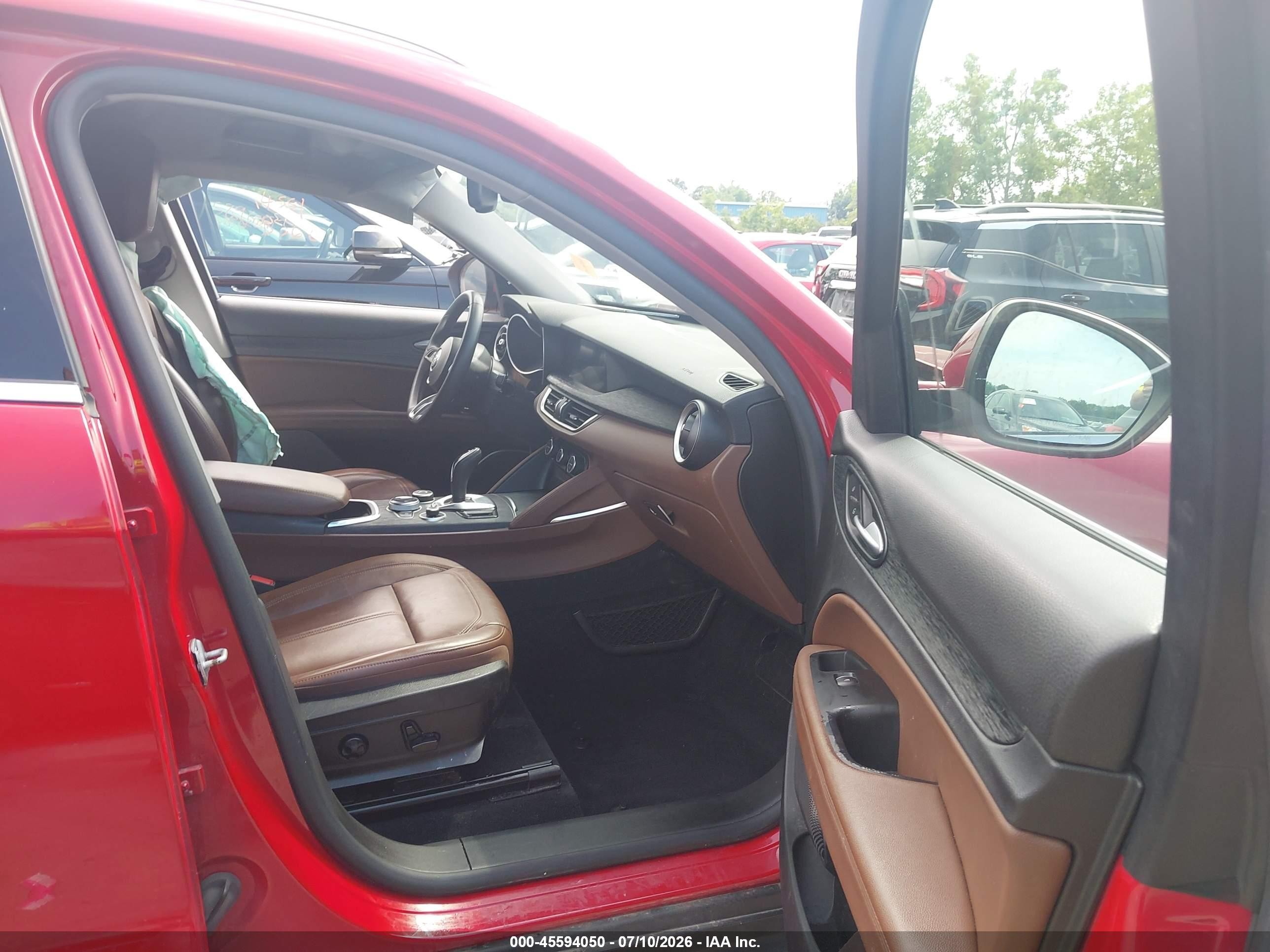 2021 Alfa Romeo Stelvio VIN ZASPAKAN9M7D08760 IAAI salvage auction — Side, Salvage (Ohio), sold $7,500 on 2026-09-12 (photo 5)