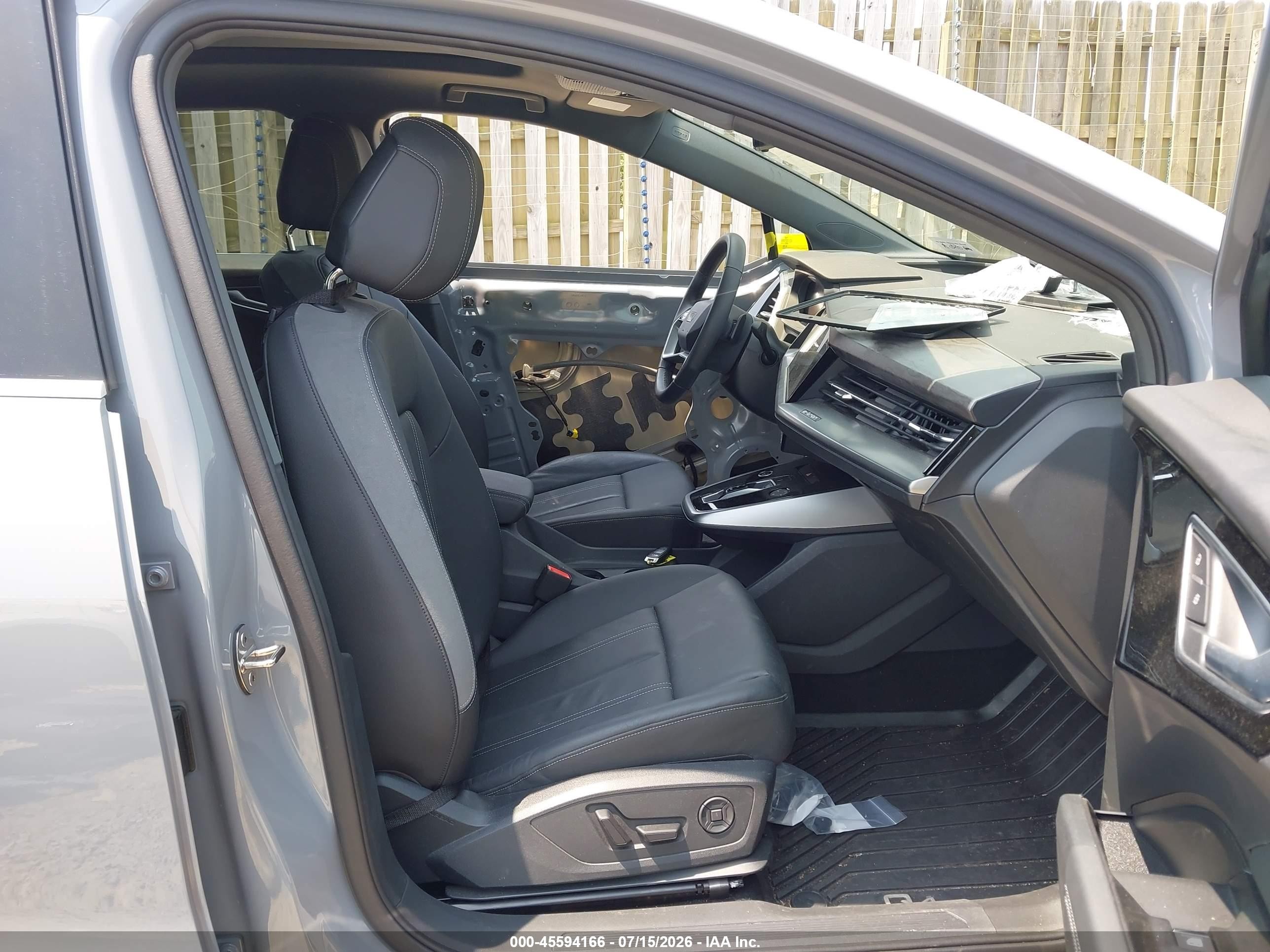 2025 Audi Q4 e-tron VIN WA1KUBFZ1SP041675 IAAI salvage auction — Front End, Salvage (Virginia), sold $16,400 on 2026-09-10 (photo 5)
