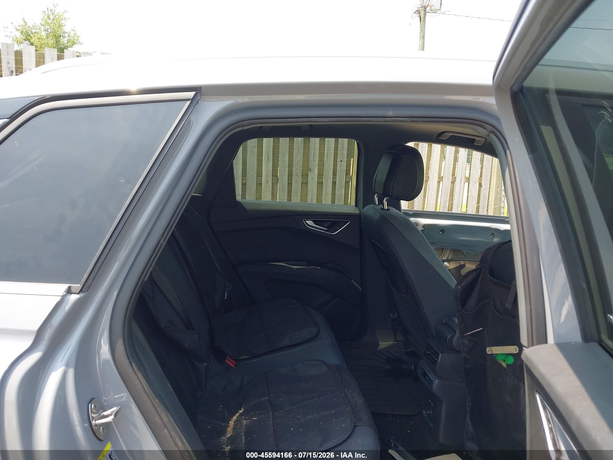 2025 Audi Q4 e-tron VIN WA1KUBFZ1SP041675 IAAI salvage auction — Front End, Salvage (Virginia), sold $16,400 on 2026-09-10 (photo 7)
