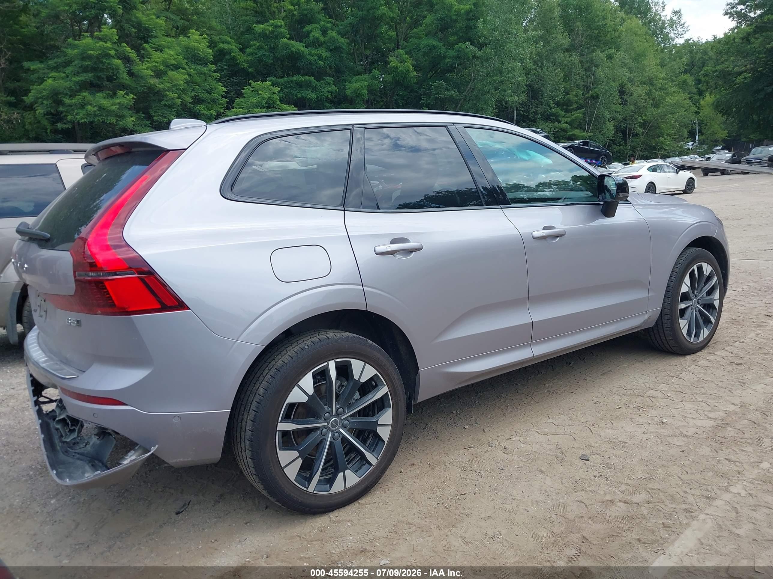 2026 Volvo XC60 VIN YV4M12RC4T1386277 IAAI salvage auction — Rear End, Salvage (Vermont), sold $19,000 on 2026-09-19 (photo 4)