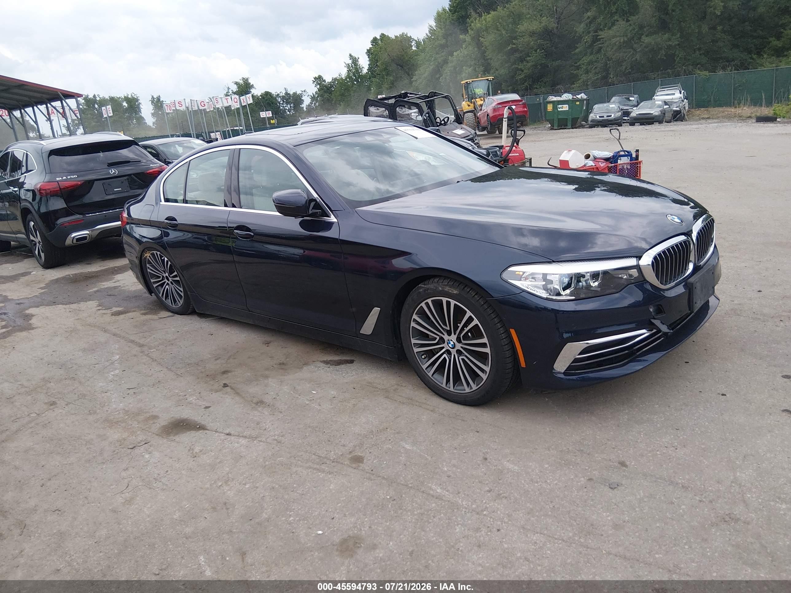 2020 BMW 5 Series VIN WBAJS3C04LWW65624 — IAAI salvage auction photo