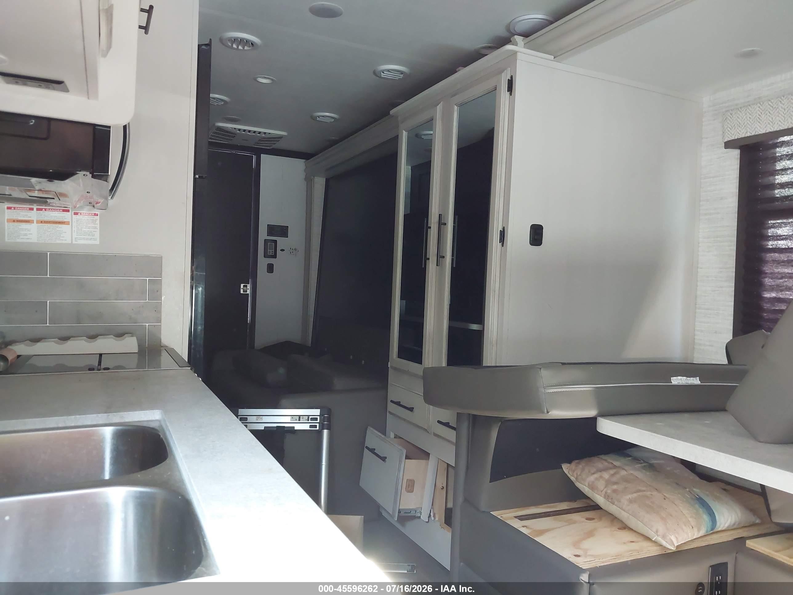 2024 Jayco E-450 Cutaway VIN 1FDXE4FN2RDD05320 IAAI salvage auction — Unknown, Salvage (North Carolina), sold $14,300 on 2026-09-02 (photo 6)