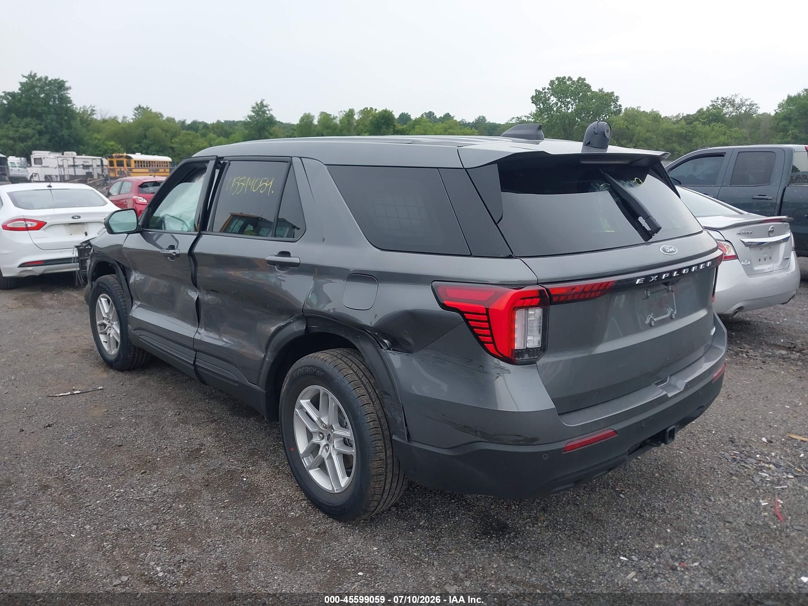 2026 Ford Explorer VIN 1FMUK8DH7TGB65612 IAAI salvage auction — Side, Salvage (Virginia), sold $11,600 on 2026-10-08 (photo 3)