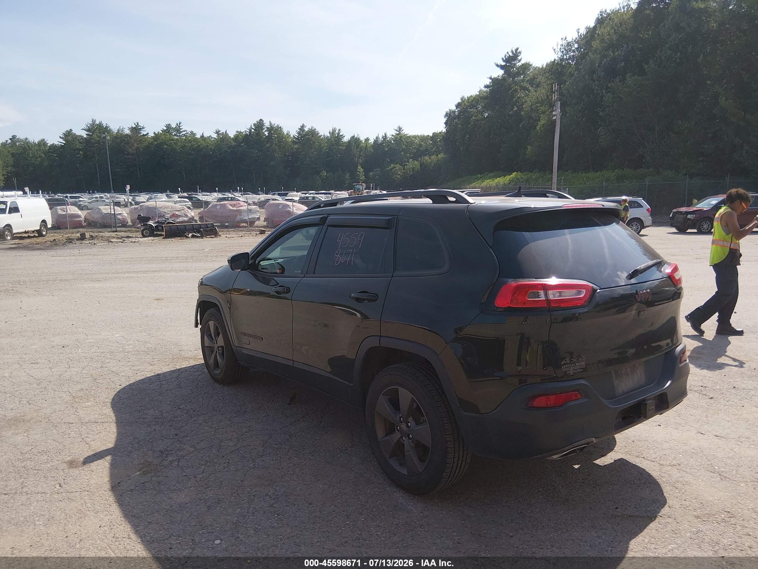 2016 Jeep Cherokee VIN 1C4PJMCS5GW340056 IAAI salvage auction — Front End, Salvage (Maine), sold $500 on 2026-09-08 (photo 3)