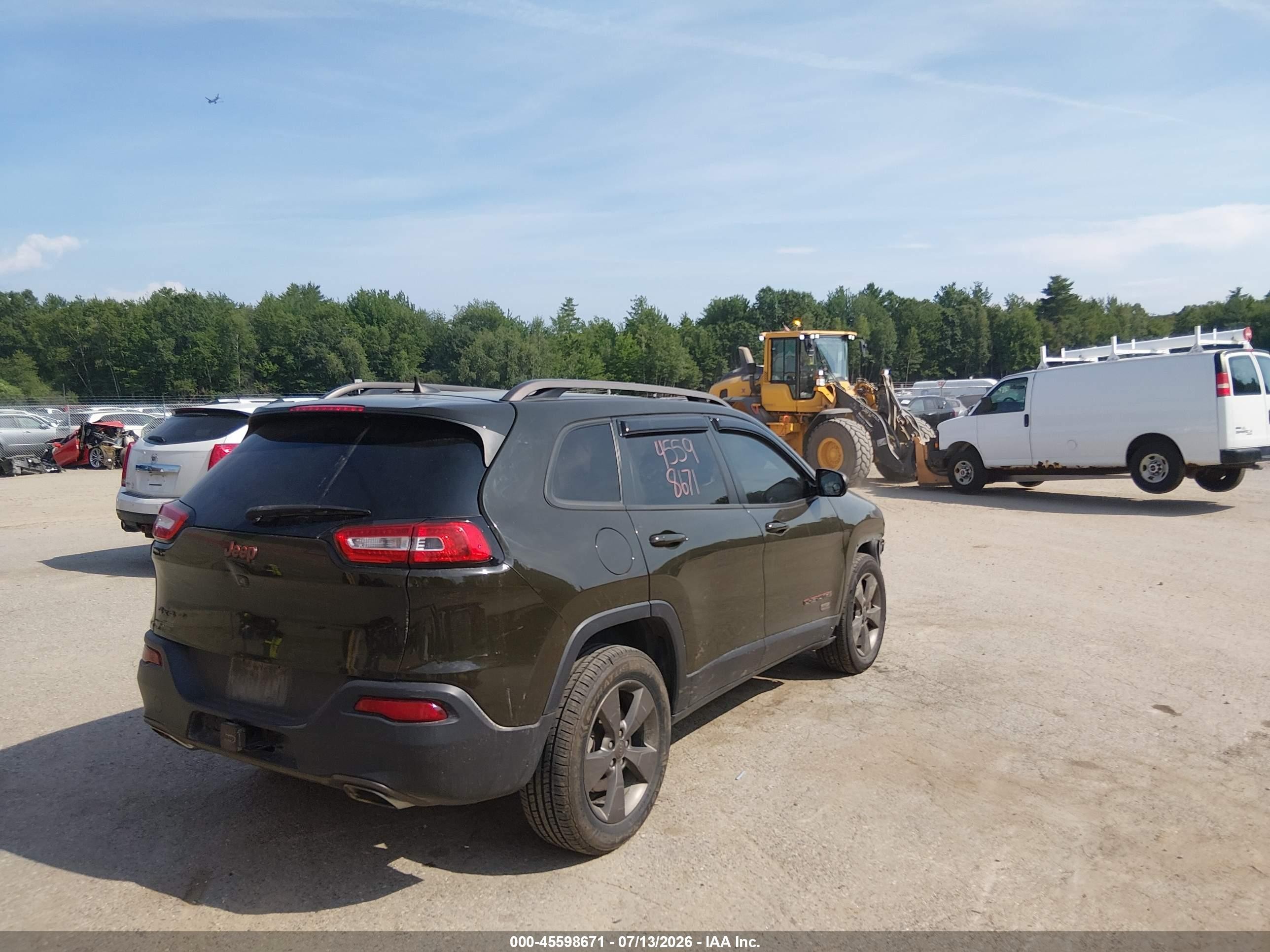 2016 Jeep Cherokee VIN 1C4PJMCS5GW340056 IAAI salvage auction — Front End, Salvage (Maine), sold $500 on 2026-09-08 (photo 4)