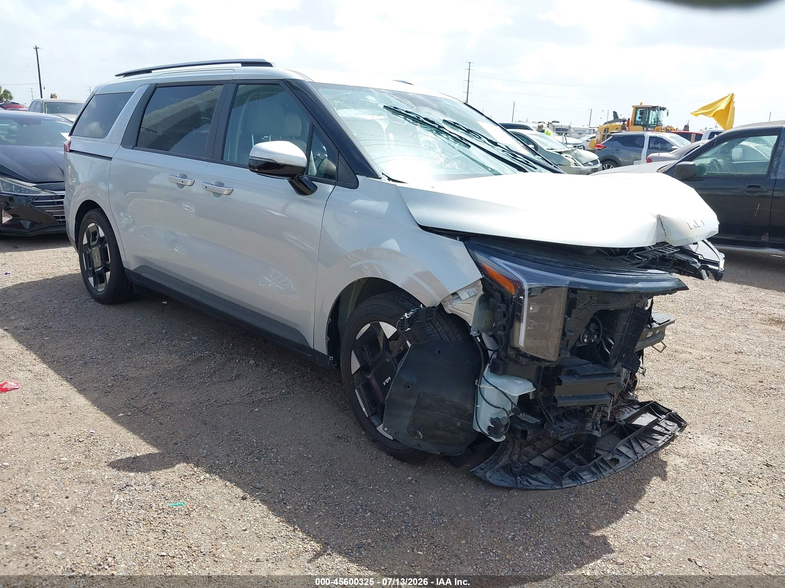 2026 Kia Carnival VIN KNDNC5K38T6582240 — IAAI salvage auction photo