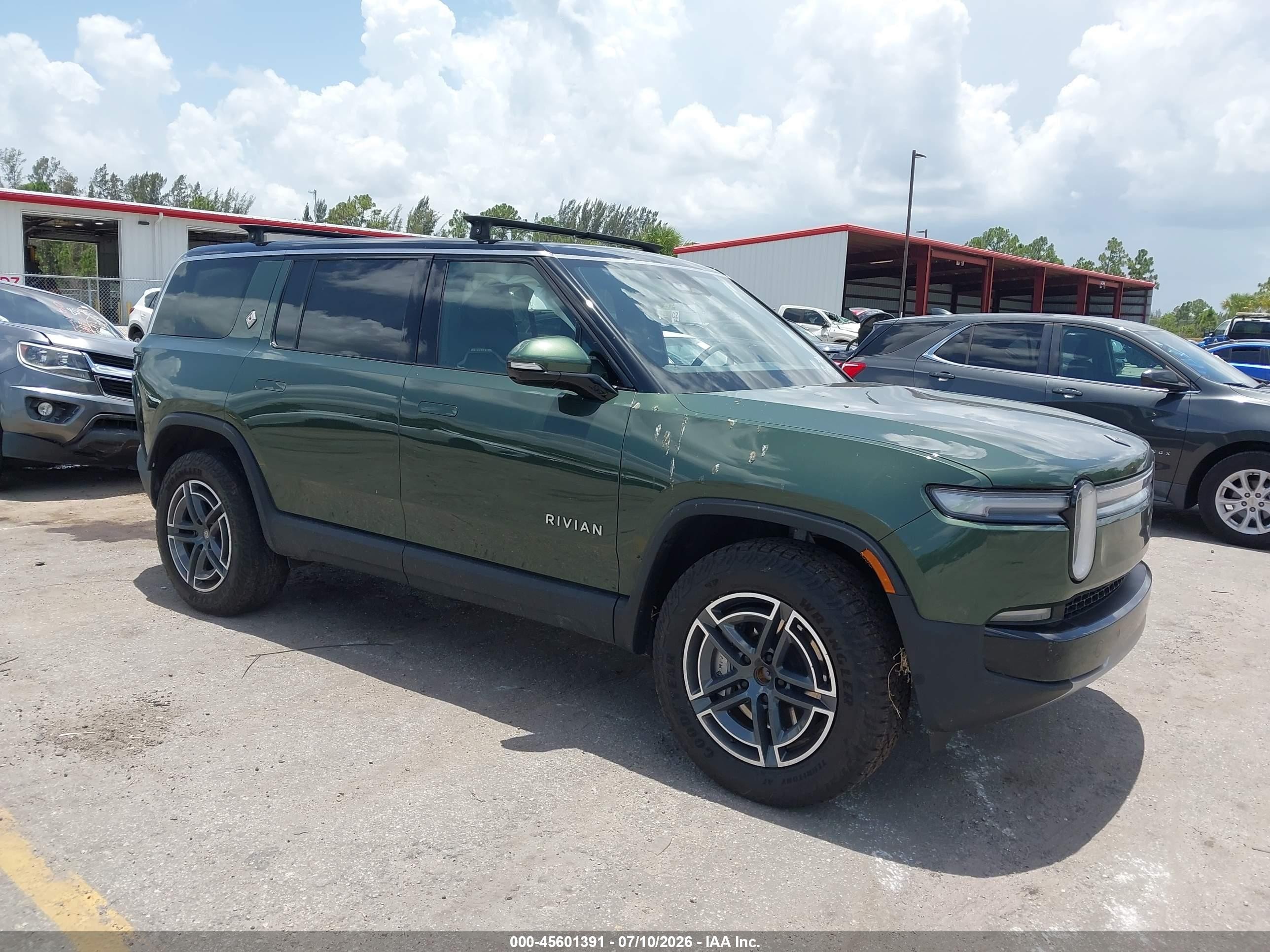 2025 Rivian R1S VIN 7PDSGBBA3SN055515 — IAAI salvage auction photo