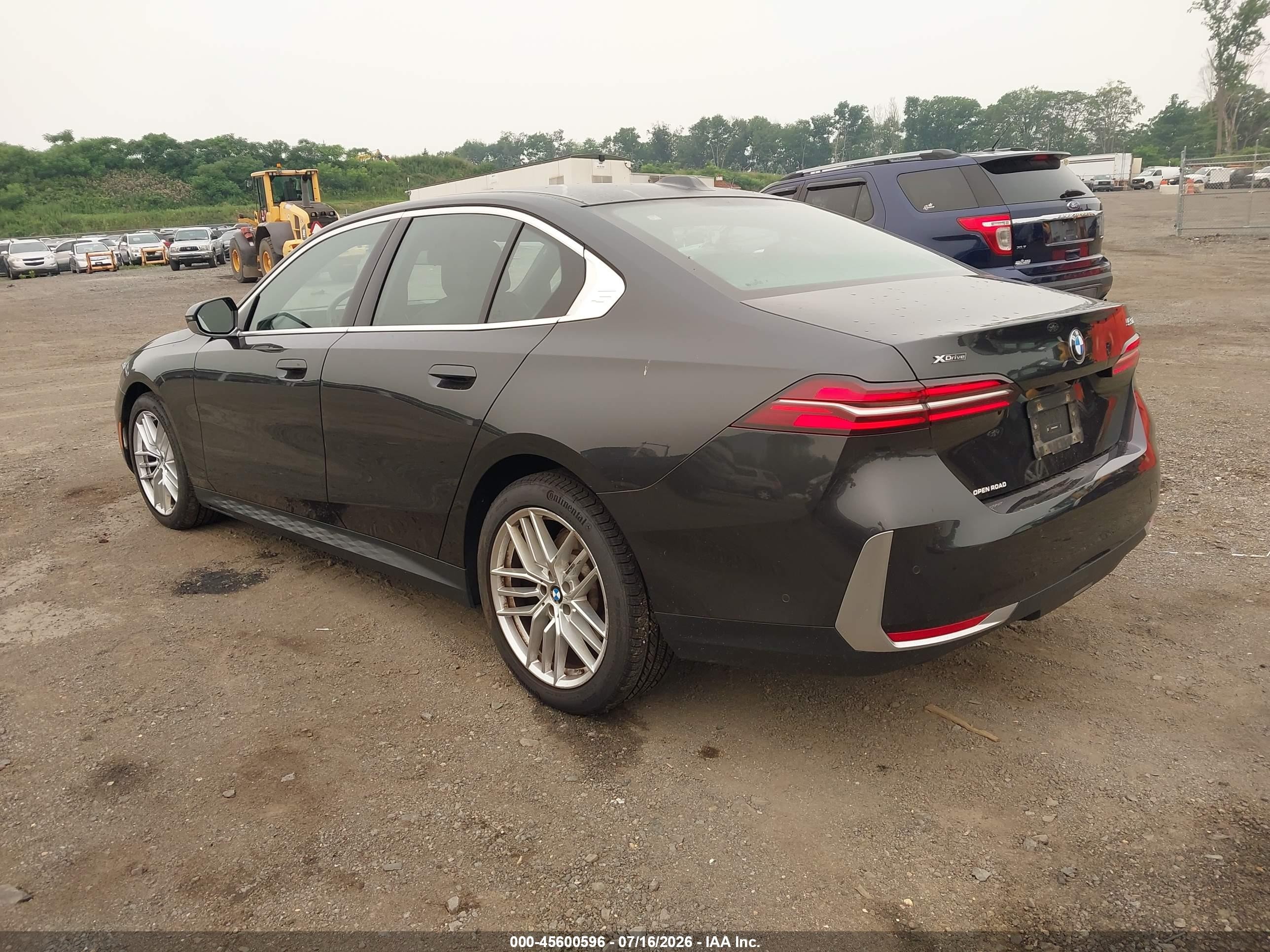 2024 BMW 5er VIN WBA53FJ04RCP92810 IAAI salvage auction — Side, Salvage (Idaho), sold $20,000 on 2026-08-20 (photo 3)