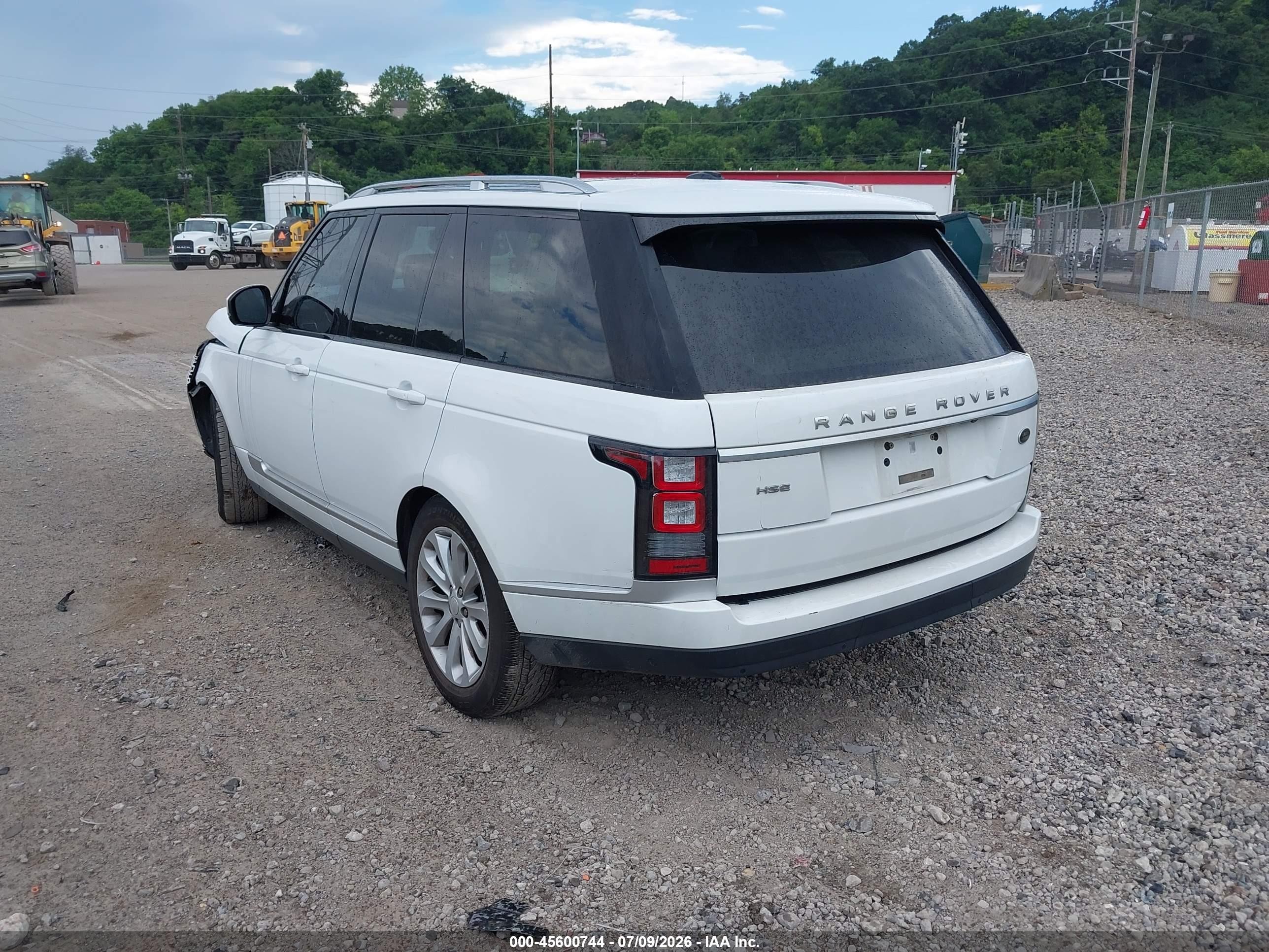 2015 Land rover RANGE ROVER VIN SALGS2VF8FA205997 IAAI salvage auction — Unknown, Salvage (Pennsylvania), sold $3,050 on 2026-09-08 (photo 3)