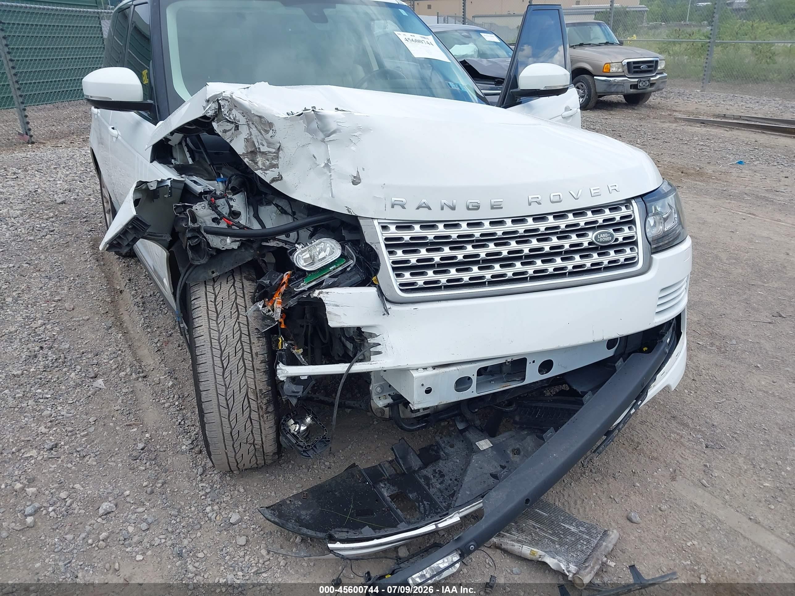 2015 Land rover RANGE ROVER VIN SALGS2VF8FA205997 IAAI salvage auction — Unknown, Salvage (Pennsylvania), sold $3,050 on 2026-09-08 (photo 6)