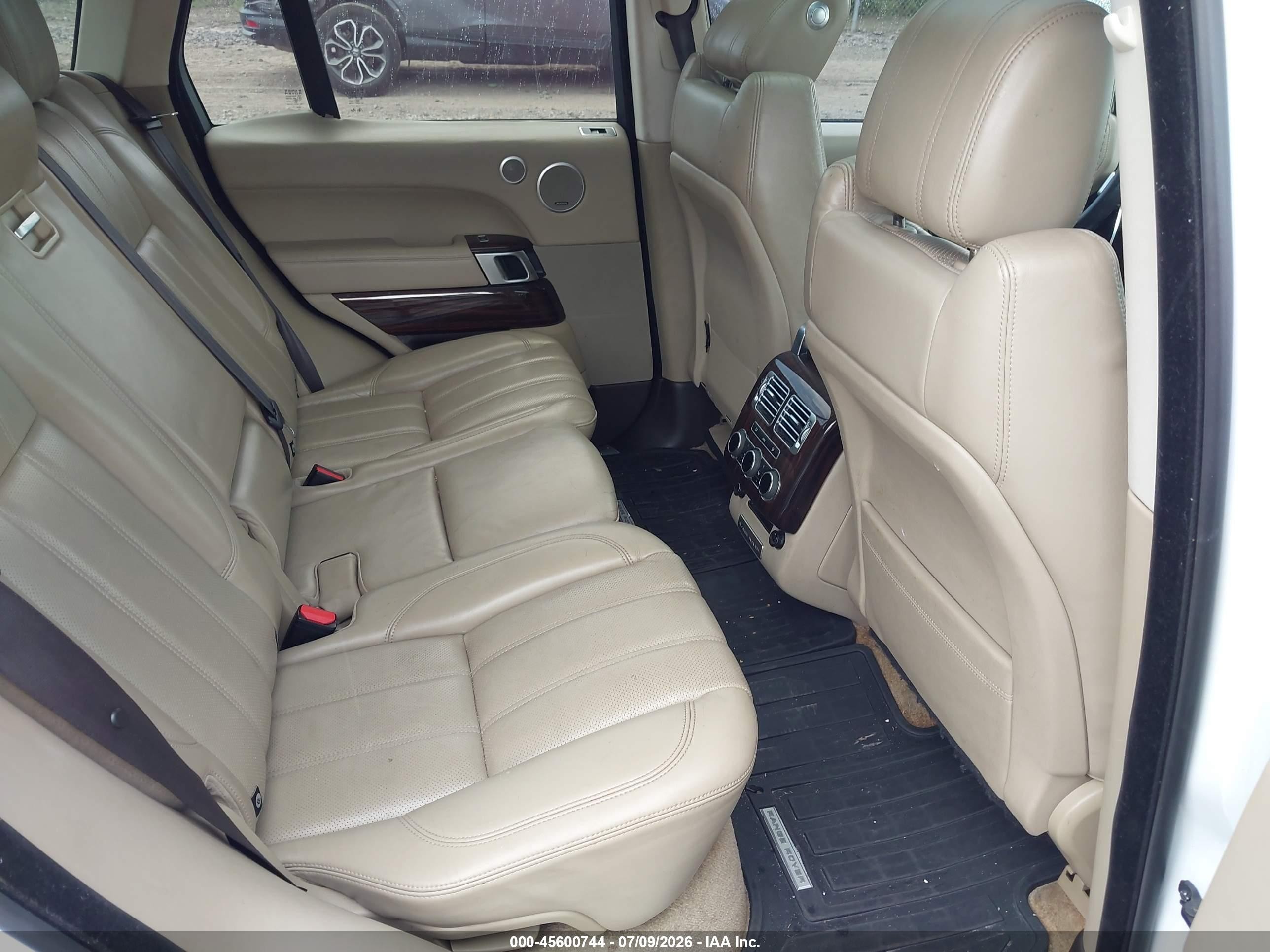 2015 Land rover RANGE ROVER VIN SALGS2VF8FA205997 IAAI salvage auction — Unknown, Salvage (Pennsylvania), sold $3,050 on 2026-09-08 (photo 8)