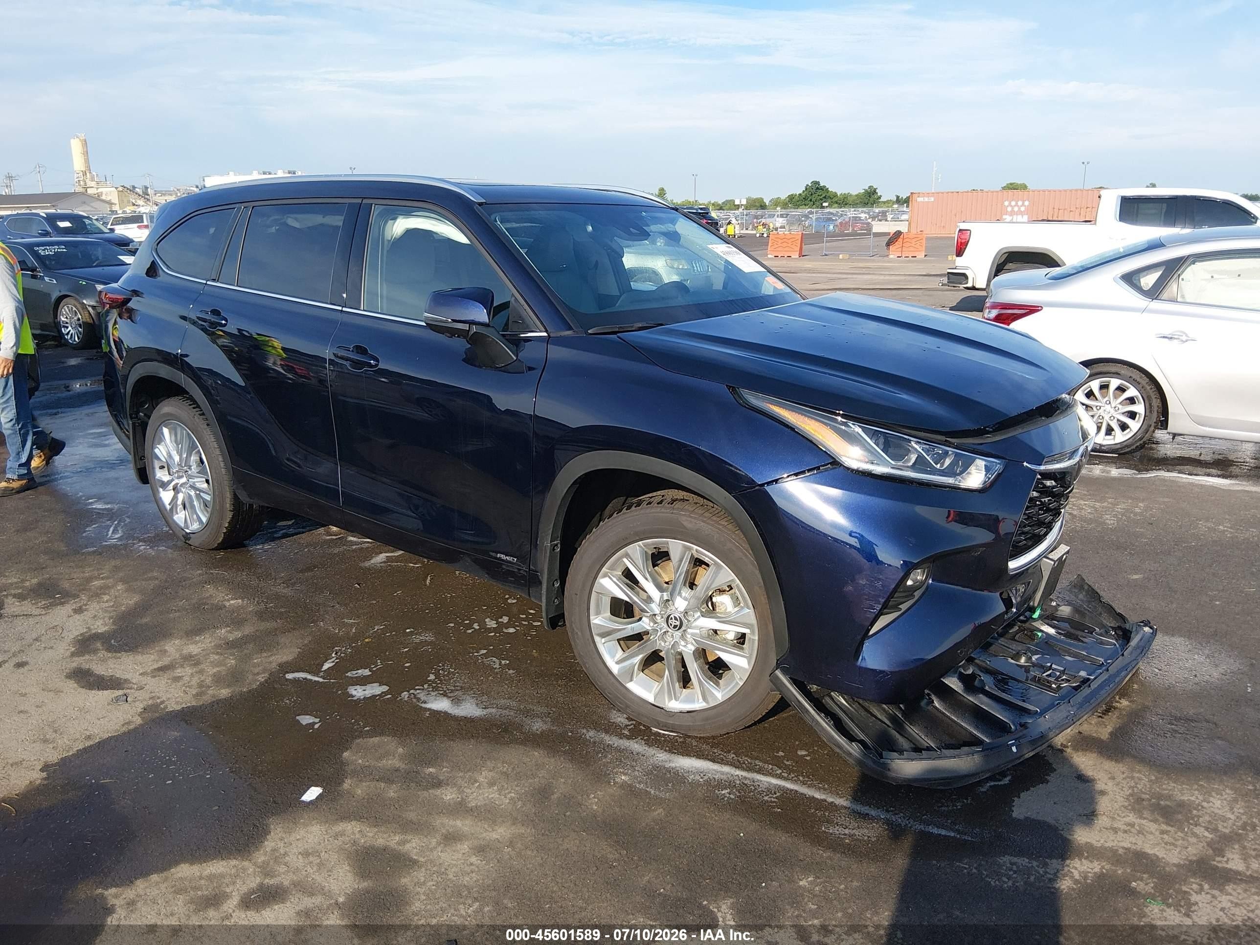 2026 Toyota Highlander Hybrid VIN 5TDXBRCH4TS706520 — IAAI salvage auction photo