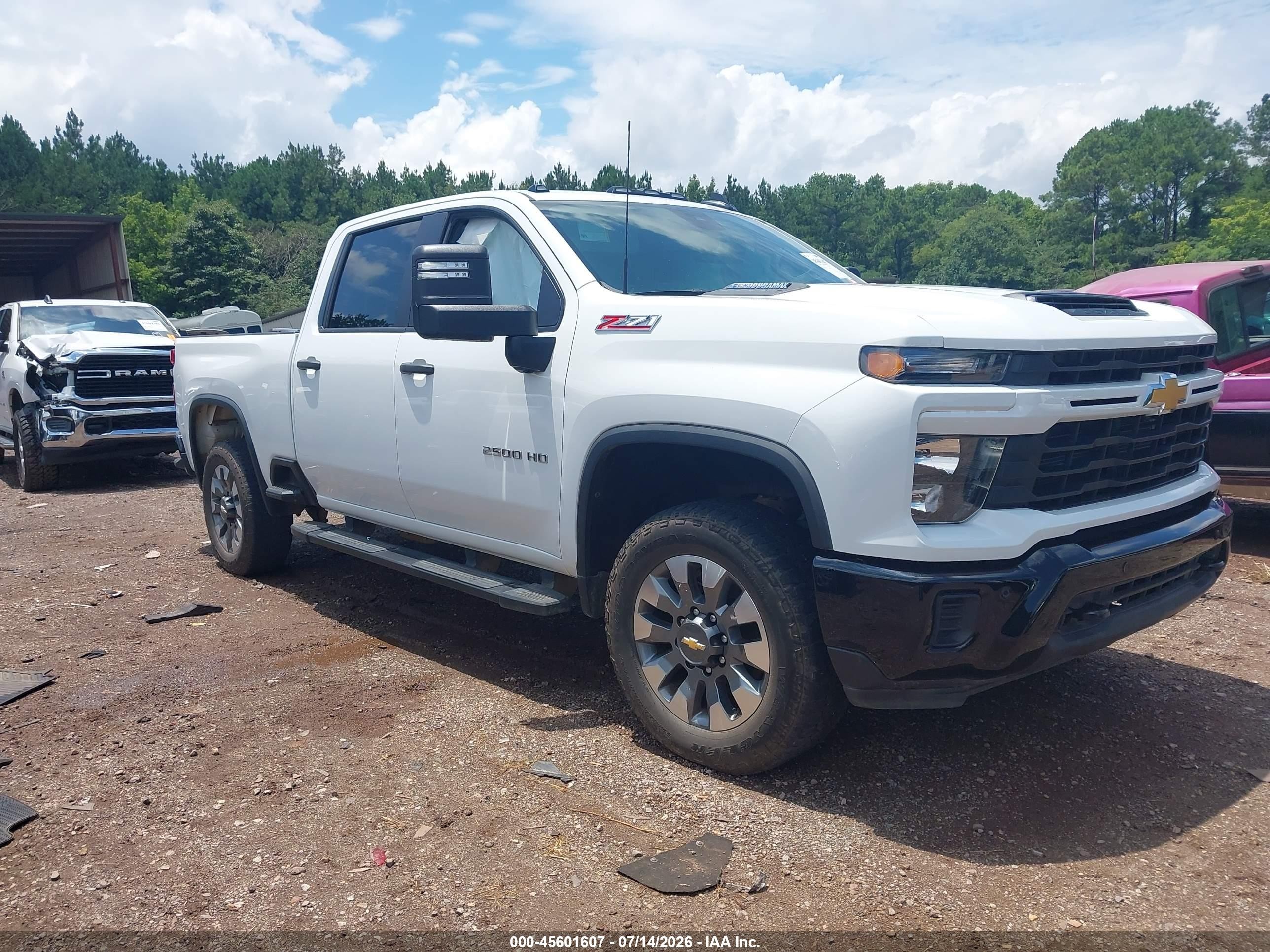 2025 Chevrolet Silverado 2500 VIN 1GC4KMEYXSF171579 — IAAI salvage auction photo