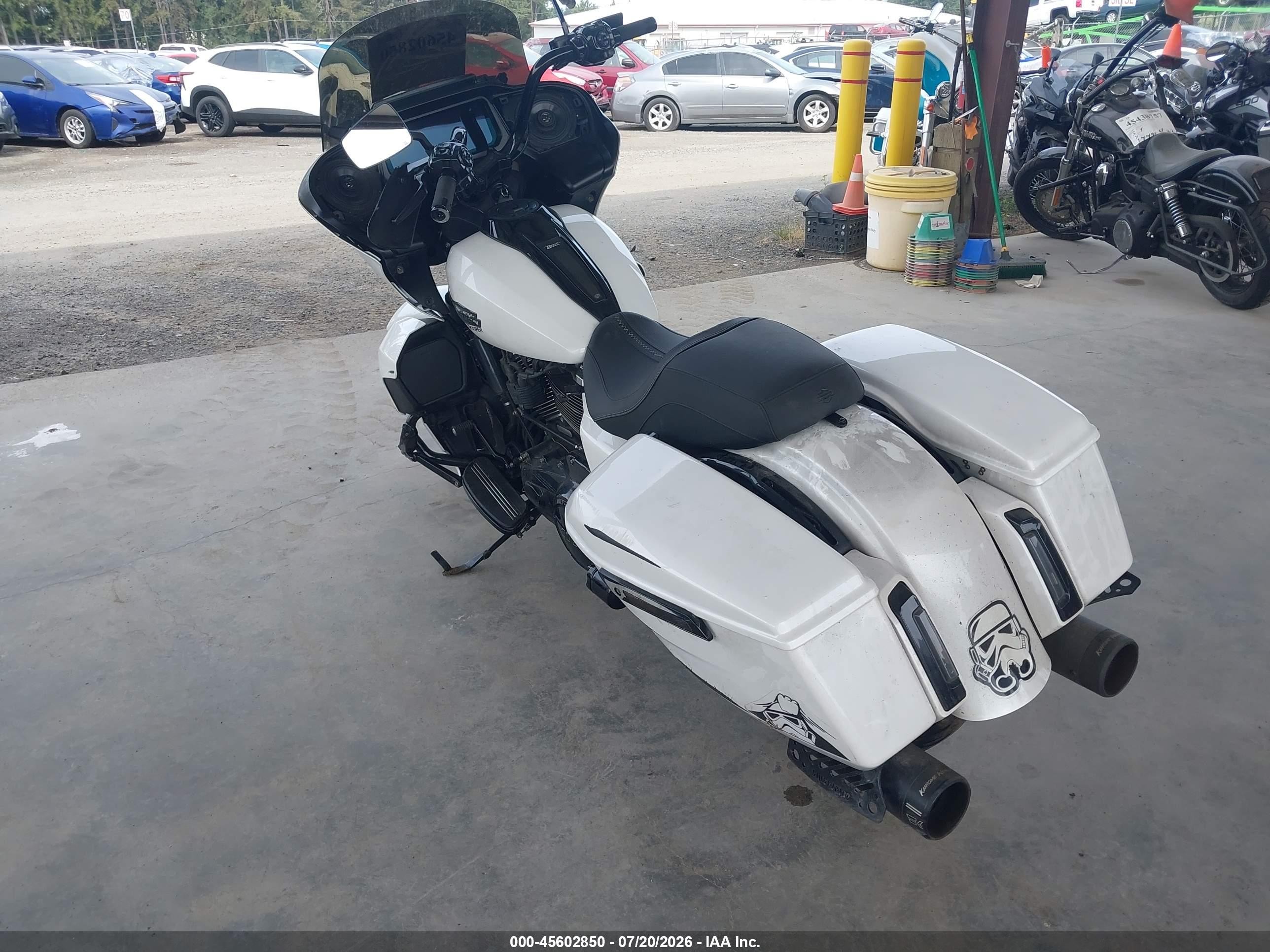 2024 Harley-davidson Road glide VIN 1HD1KH71XRB645878 IAAI salvage auction — Side, Bill Of Sale (Washington), sold $8,300 on 2026-09-02 (photo 3)