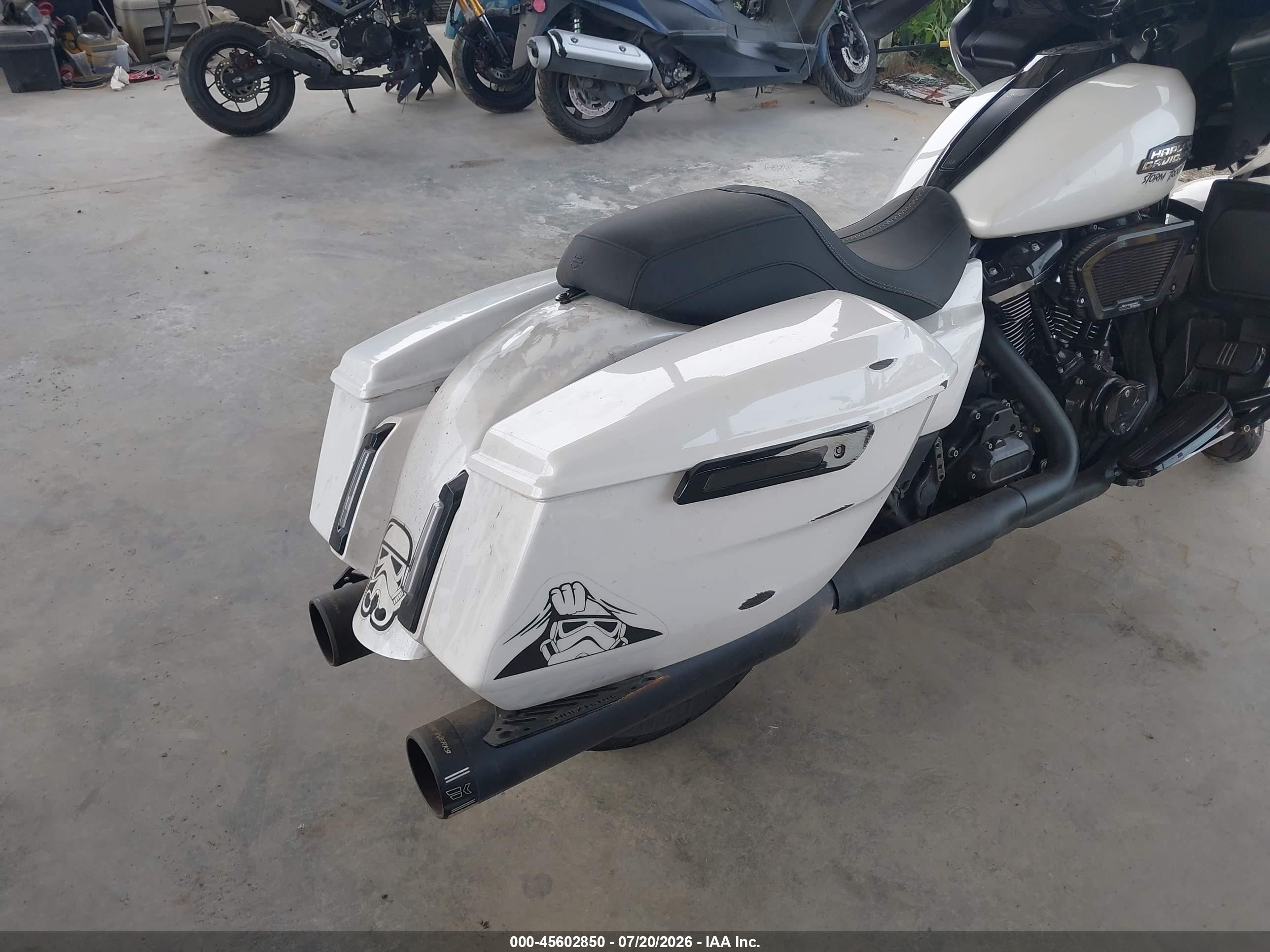 2024 Harley-davidson Road glide VIN 1HD1KH71XRB645878 IAAI salvage auction — Side, Bill Of Sale (Washington), sold $8,300 on 2026-09-02 (photo 4)