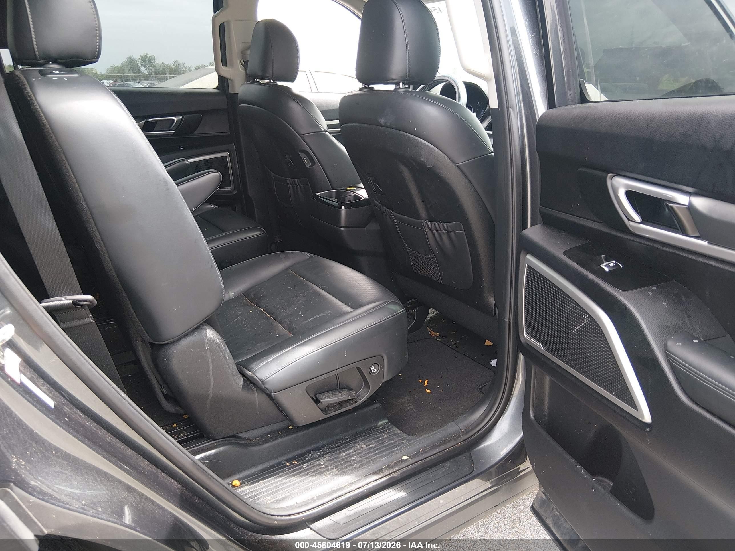 2020 Kia Telluride VIN 5XYP64HC6LG095780 IAAI salvage auction — Storm Damage, Salvage (Louisiana), sold $6,500 on 2026-09-08 (photo 8)