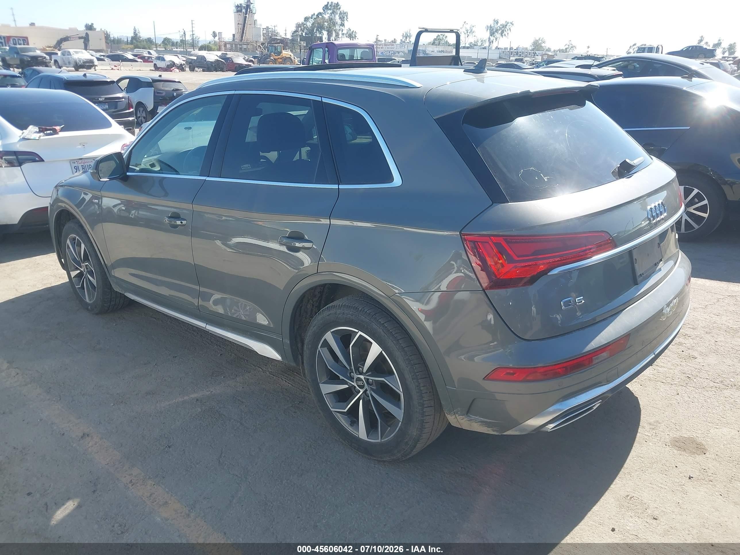 2023 Audi Q5 VIN WA1GAAFY4P2097114 IAAI salvage auction — Side, Salvage (California), sold $11,900 on 2026-09-19 (photo 3)