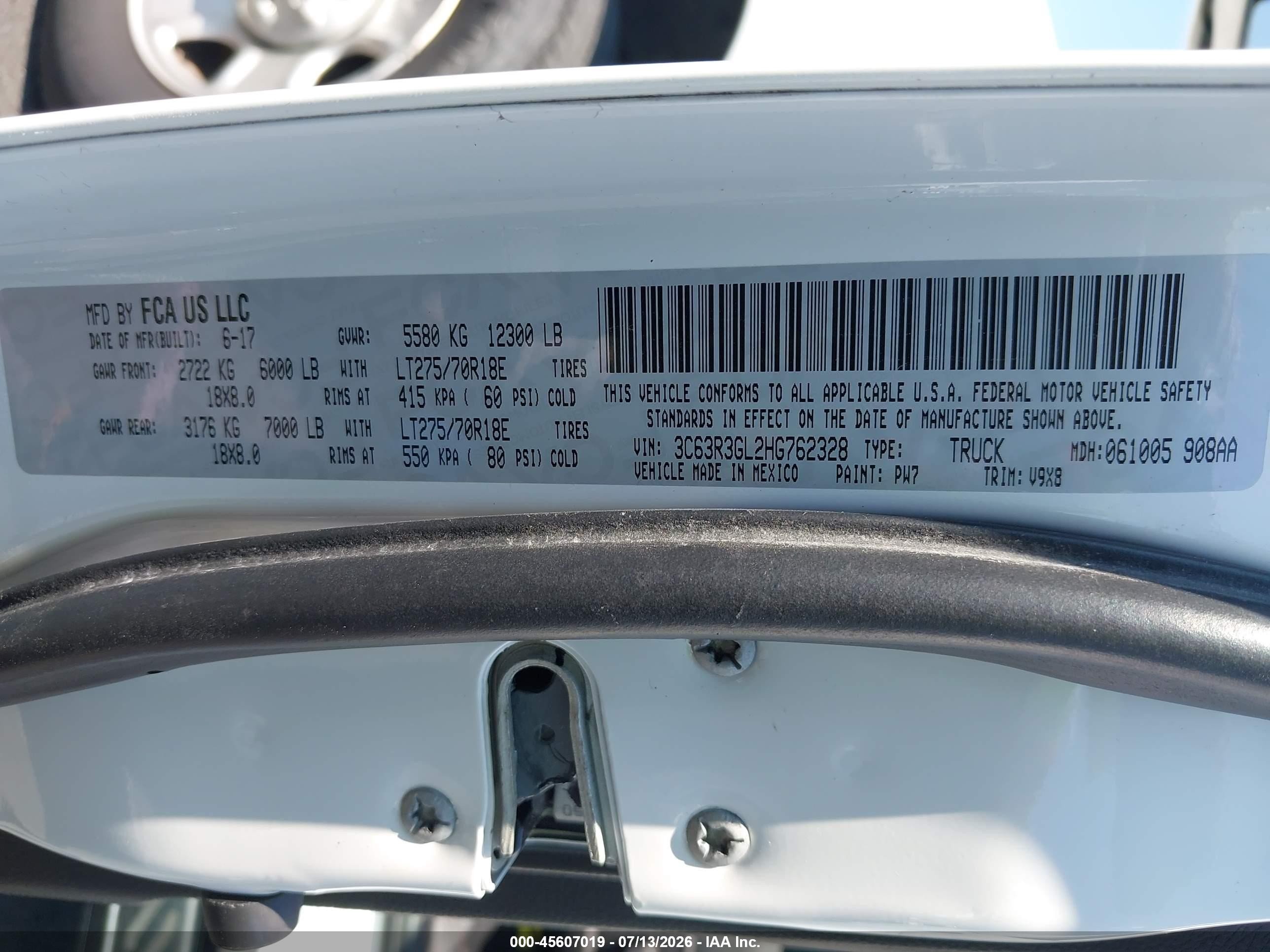 2017 Ram 3500 VIN 3C63R3GL2HG762328 IAAI salvage auction — Normal Wear, SF97 (Illinois), sold $32,750 on 2026-09-03 (photo 9)
