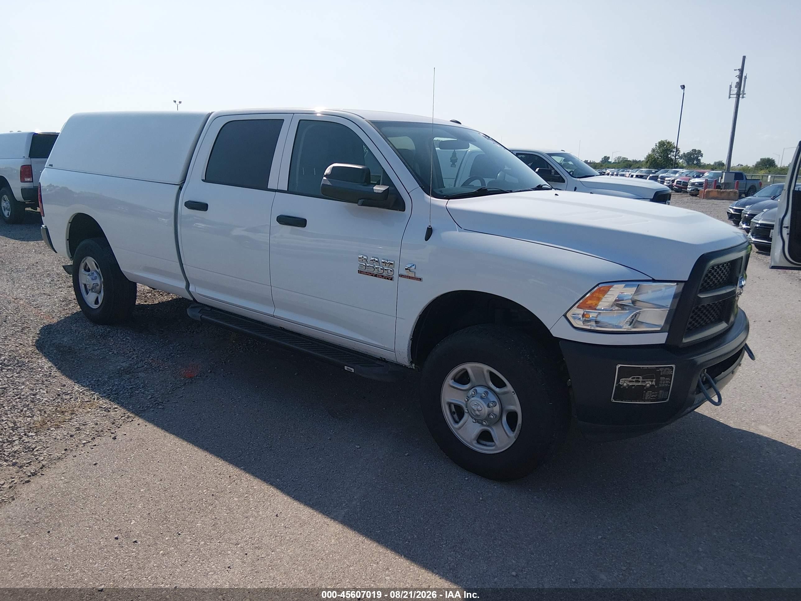 2017 Ram 3500 VIN 3C63R3GL2HG762328 IAAI salvage auction — Normal Wear, SF97 (Illinois), sold $32,750 on 2026-09-03 (photo 1)