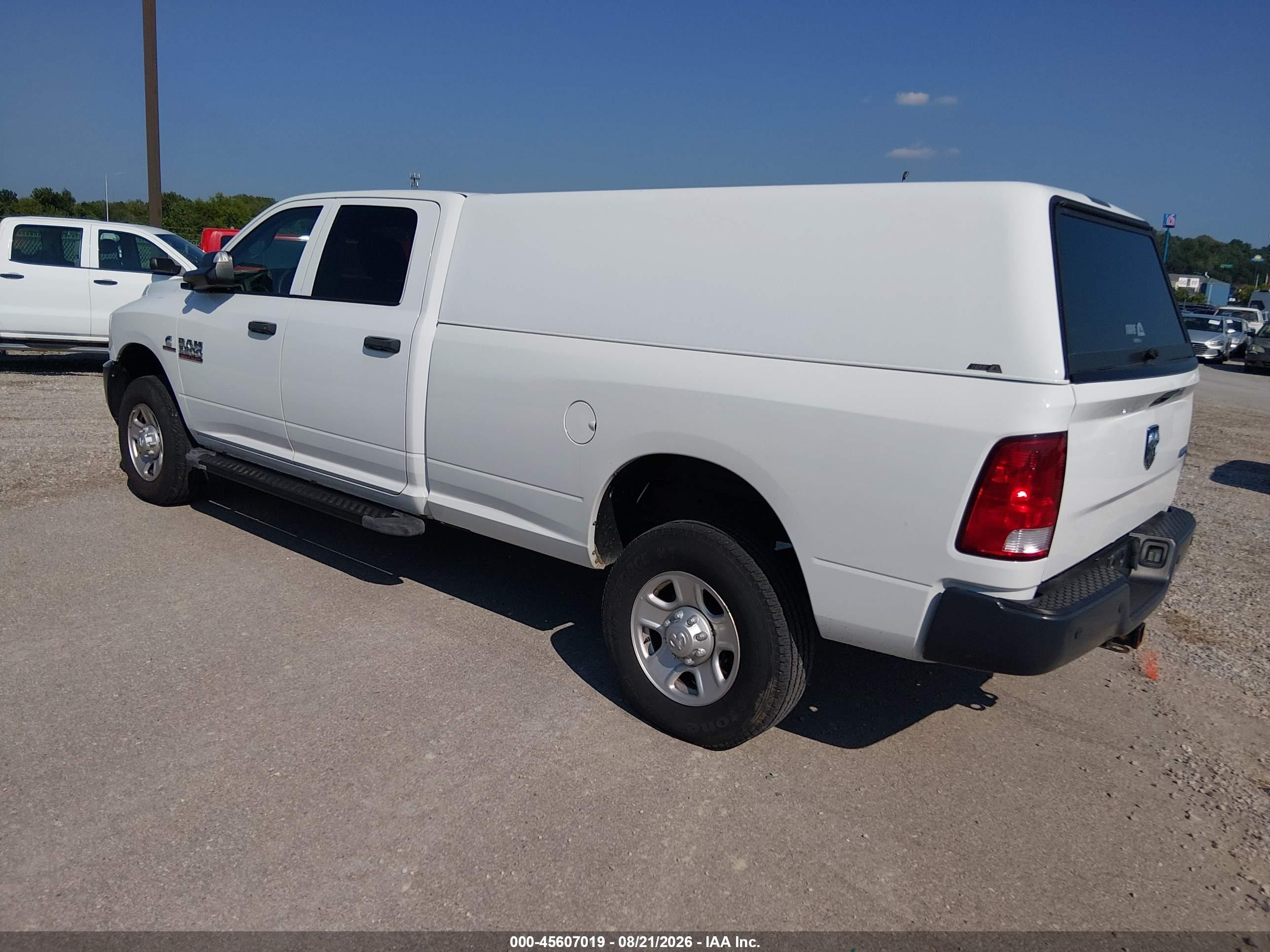 2017 Ram 3500 VIN 3C63R3GL2HG762328 IAAI salvage auction — Normal Wear, SF97 (Illinois), sold $32,750 on 2026-09-03 (photo 3)