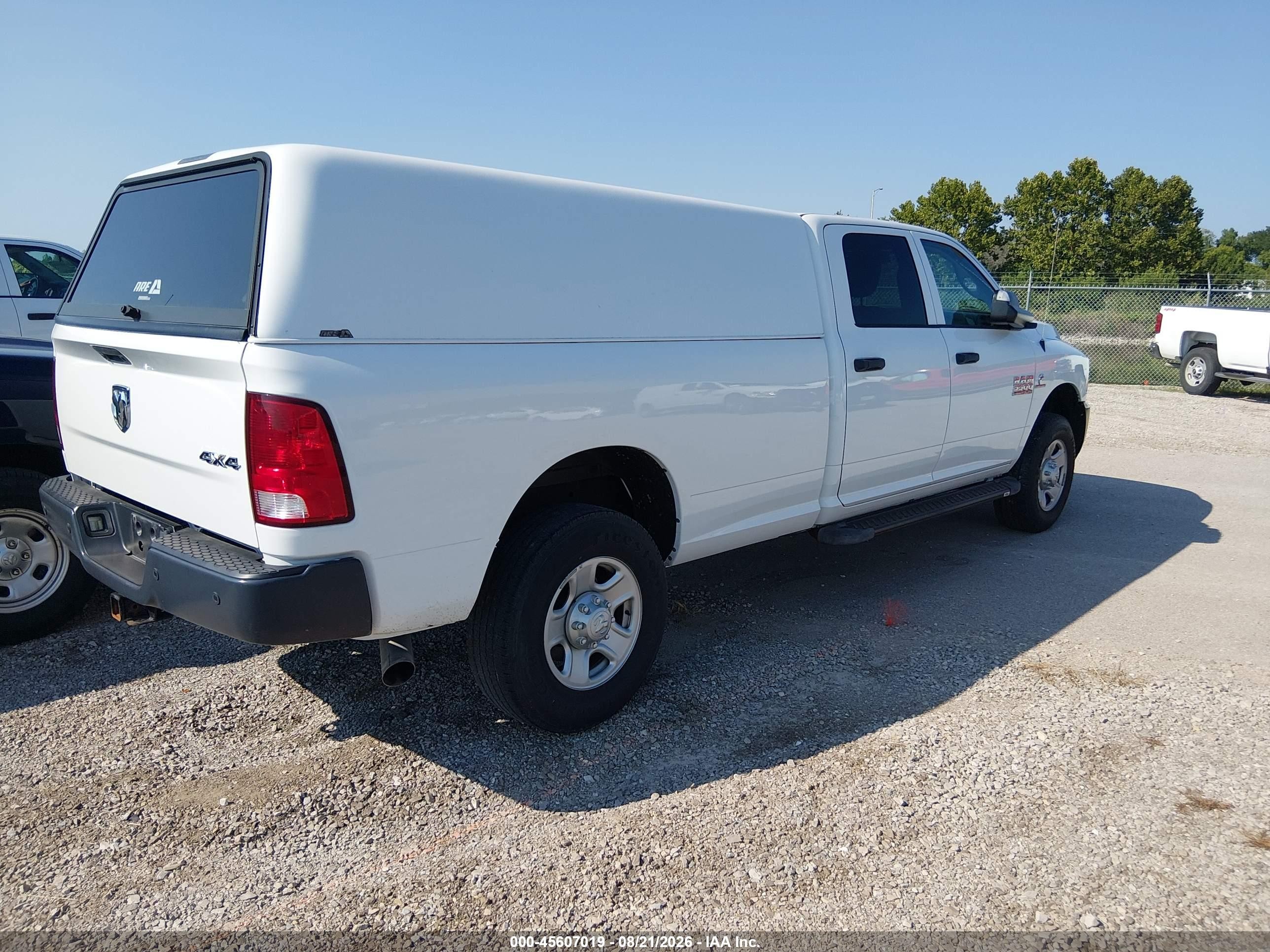 2017 Ram 3500 VIN 3C63R3GL2HG762328 IAAI salvage auction — Normal Wear, SF97 (Illinois), sold $32,750 on 2026-09-03 (photo 4)