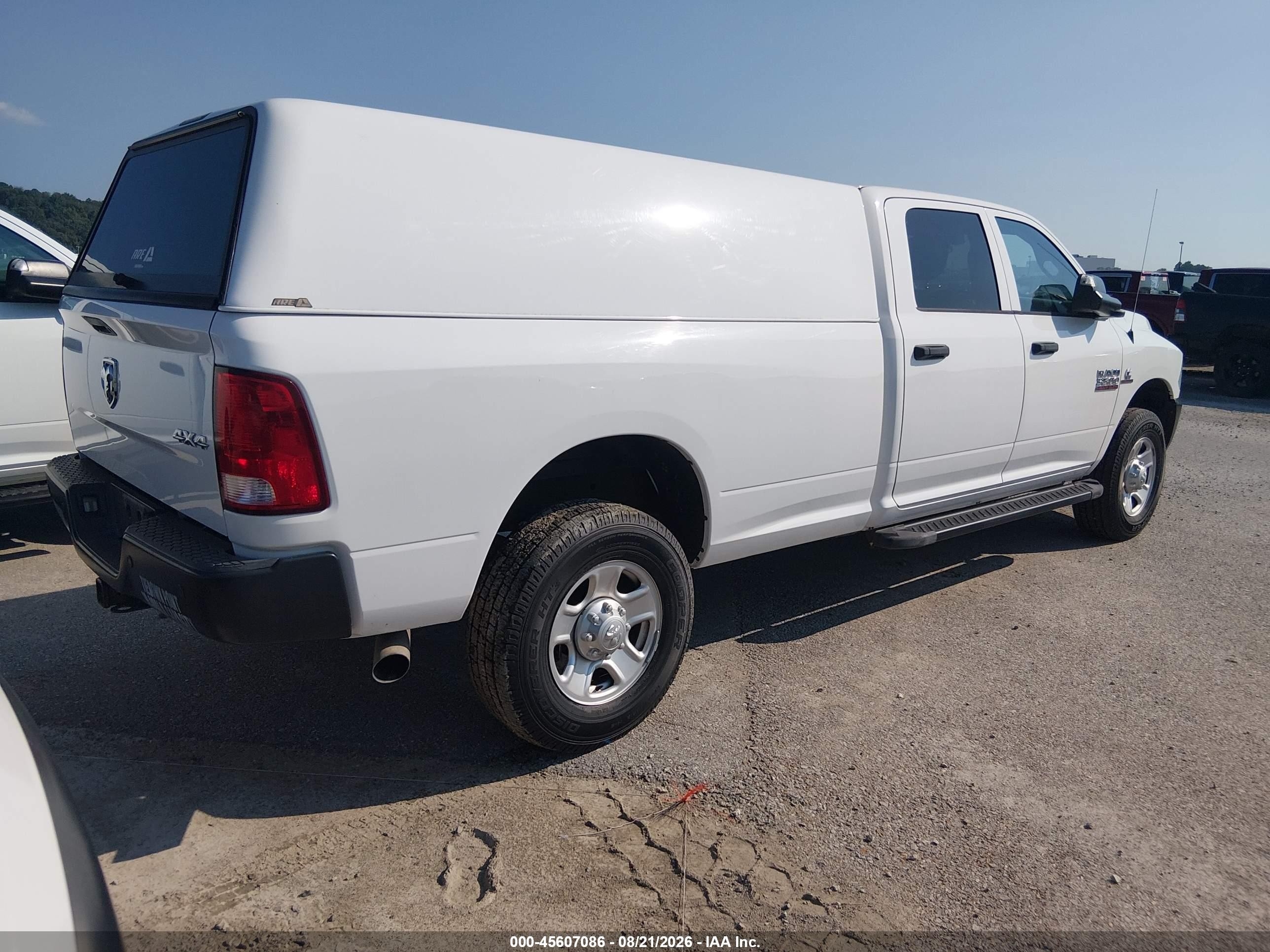 2017 Ram 3500 VIN 3C63R3GL4HG762329 IAAI salvage auction — Normal Wear, SF97 (Illinois), sold $32,750 on 2026-09-03 (photo 4)