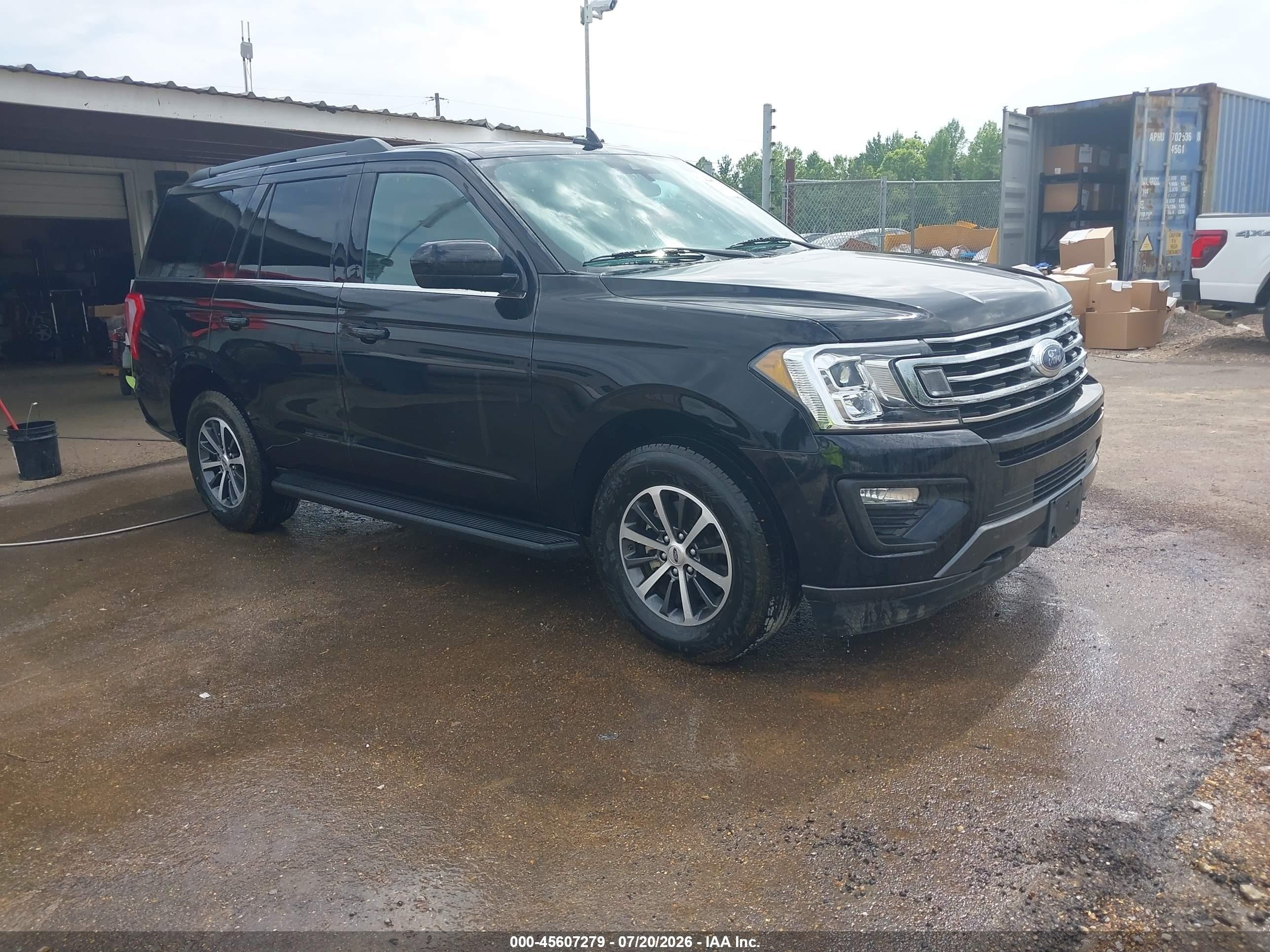 2021 Ford Expedition VIN 1FMJU1GT7MEA59761 — IAAI salvage auction photo