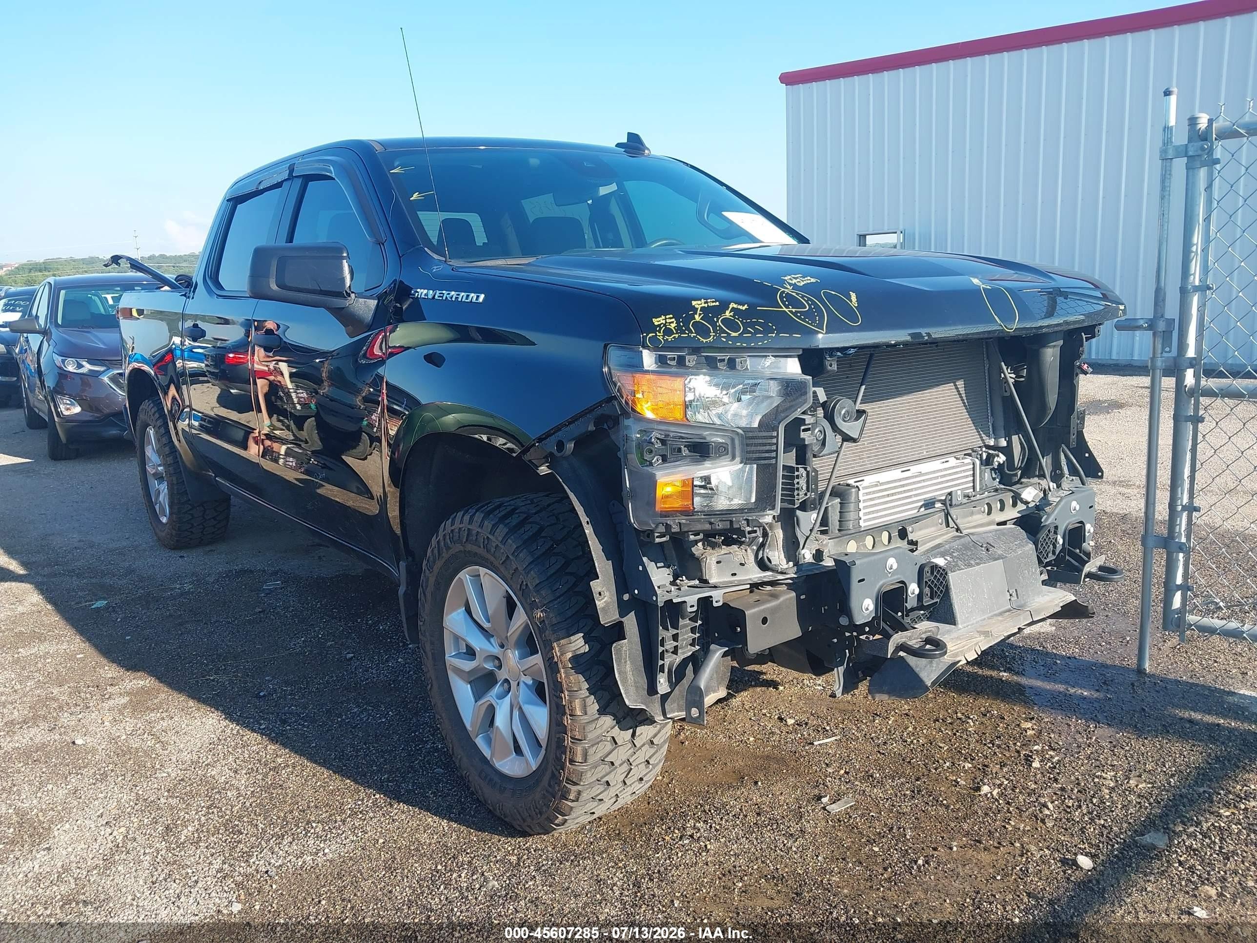2024 Chevrolet Silverado 1500 VIN 3GCPDBEK9RG185831 — IAAI salvage auction photo