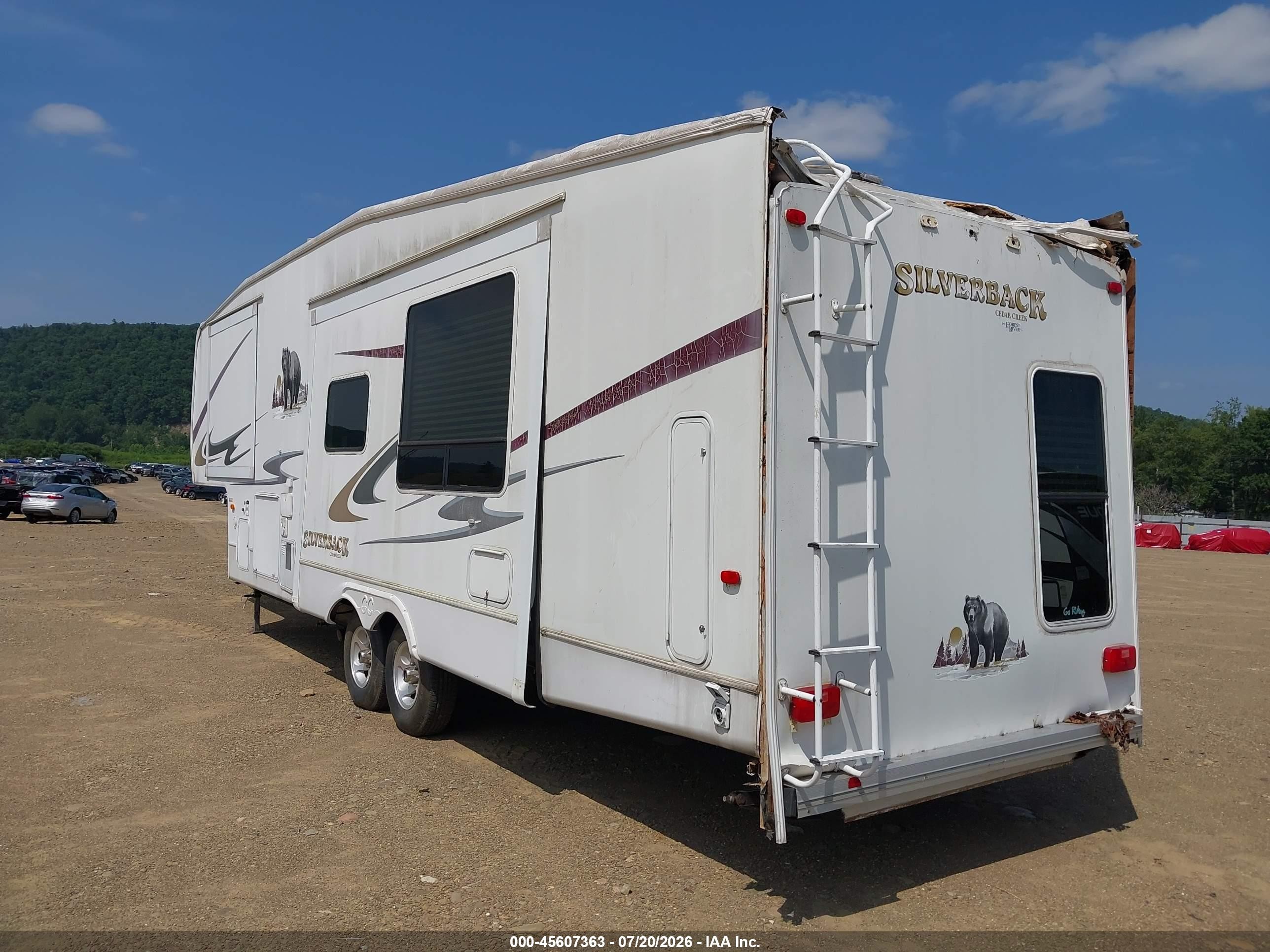 2006 Cedar creek Silverback VIN 4X4FCRJ286P196253 IAAI salvage auction — Rear End, Salvage (Pennsylvania), sold $25 on 2026-09-02 (photo 3)