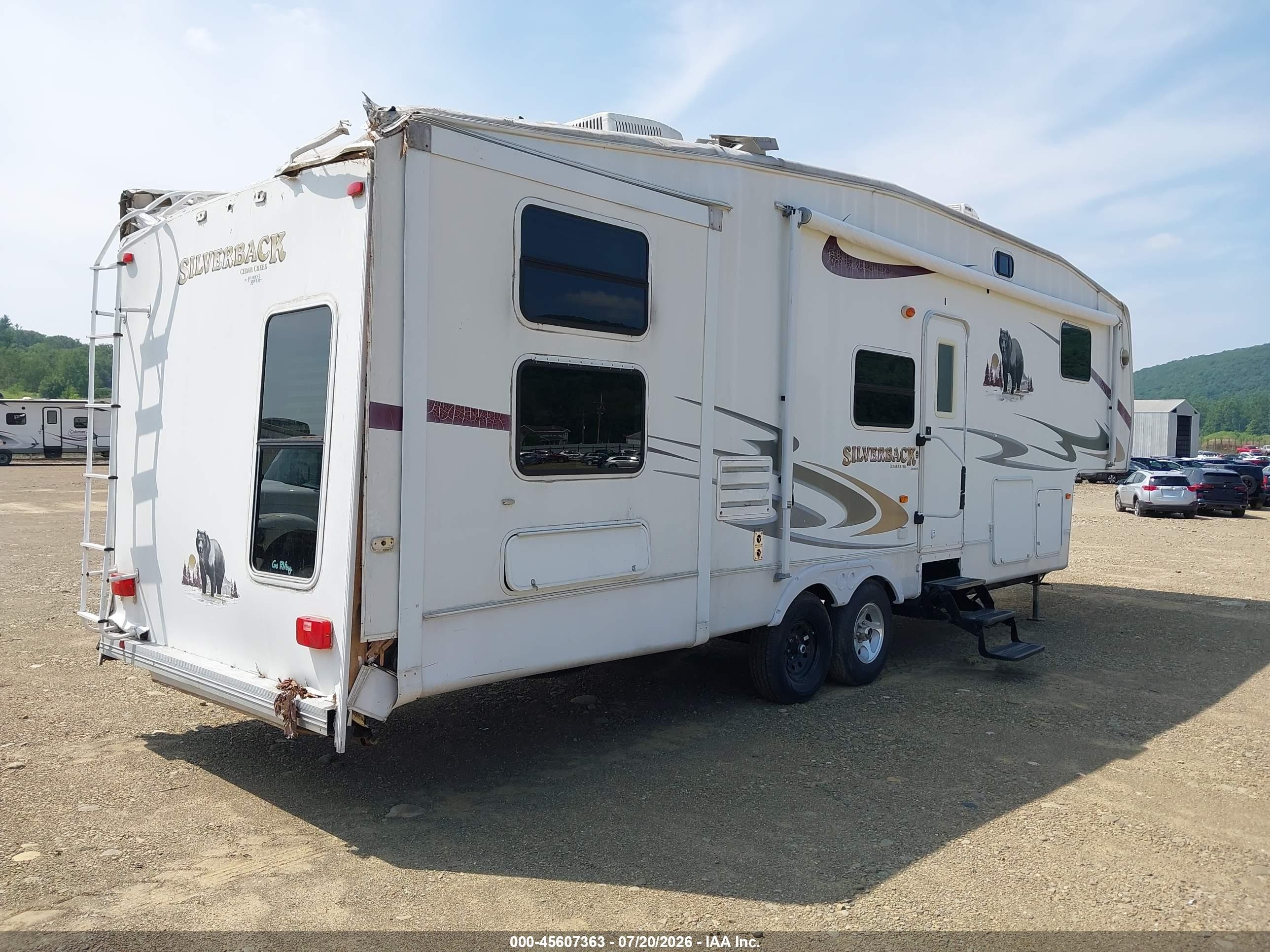 2006 Cedar creek Silverback VIN 4X4FCRJ286P196253 IAAI salvage auction — Rear End, Salvage (Pennsylvania), sold $25 on 2026-09-02 (photo 4)