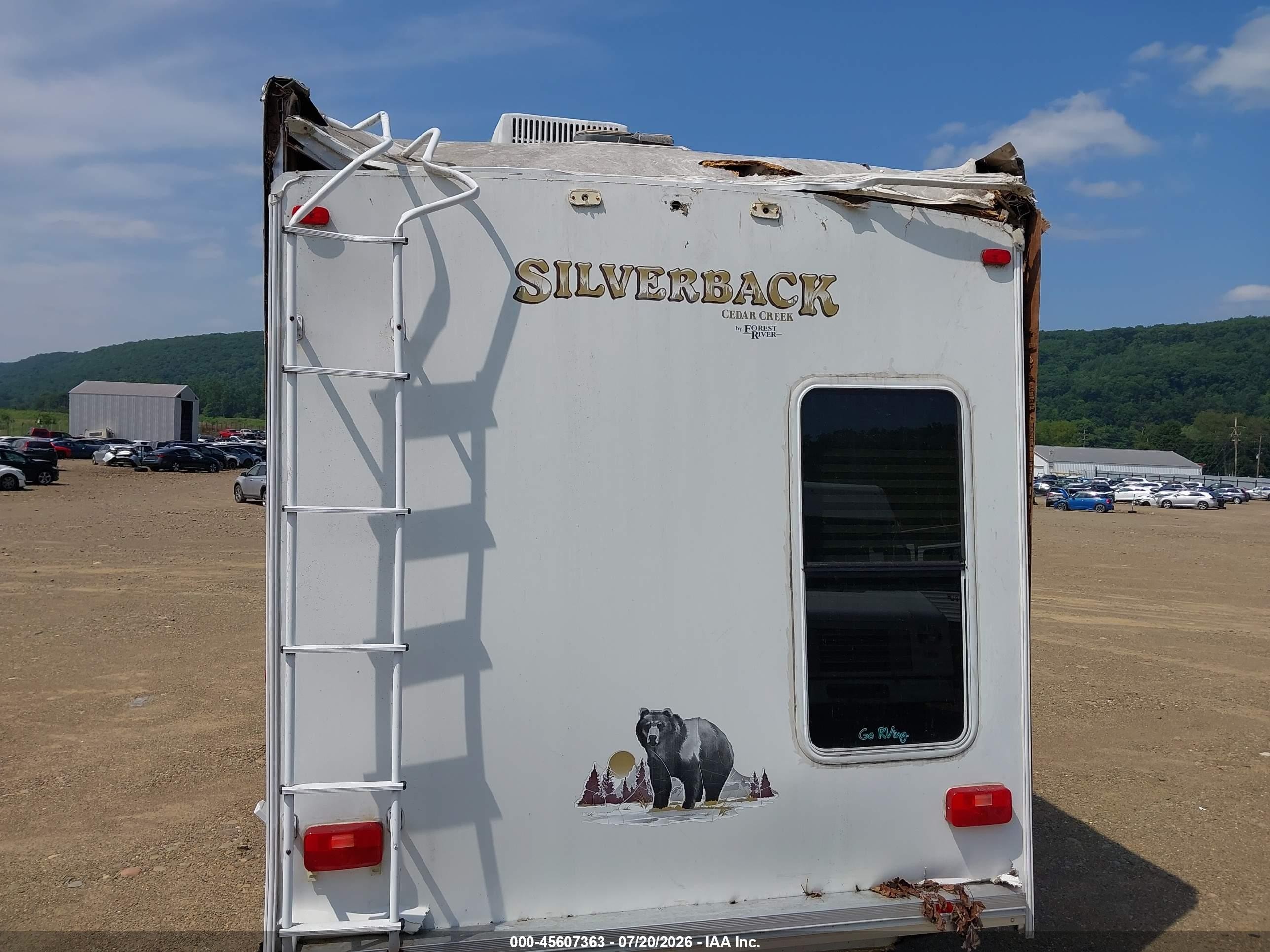 2006 Cedar creek Silverback VIN 4X4FCRJ286P196253 IAAI salvage auction — Rear End, Salvage (Pennsylvania), sold $25 on 2026-09-02 (photo 6)