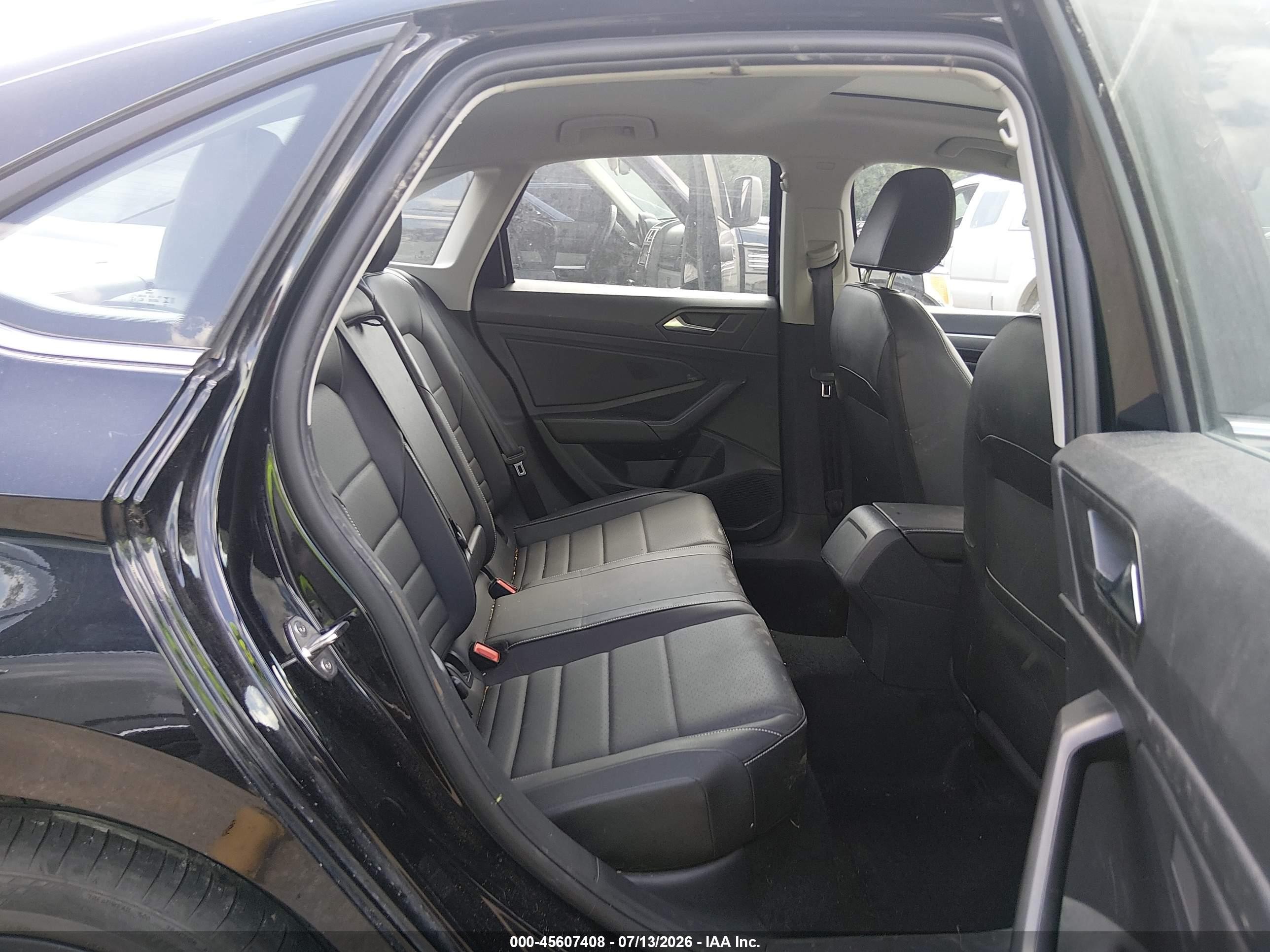 2024 Volkswagen Jetta VIN 3VW7M7BU2RM043094 IAAI salvage auction — Front End, Salvage (Kansas), sold $5,700 on 2026-09-29 (photo 8)