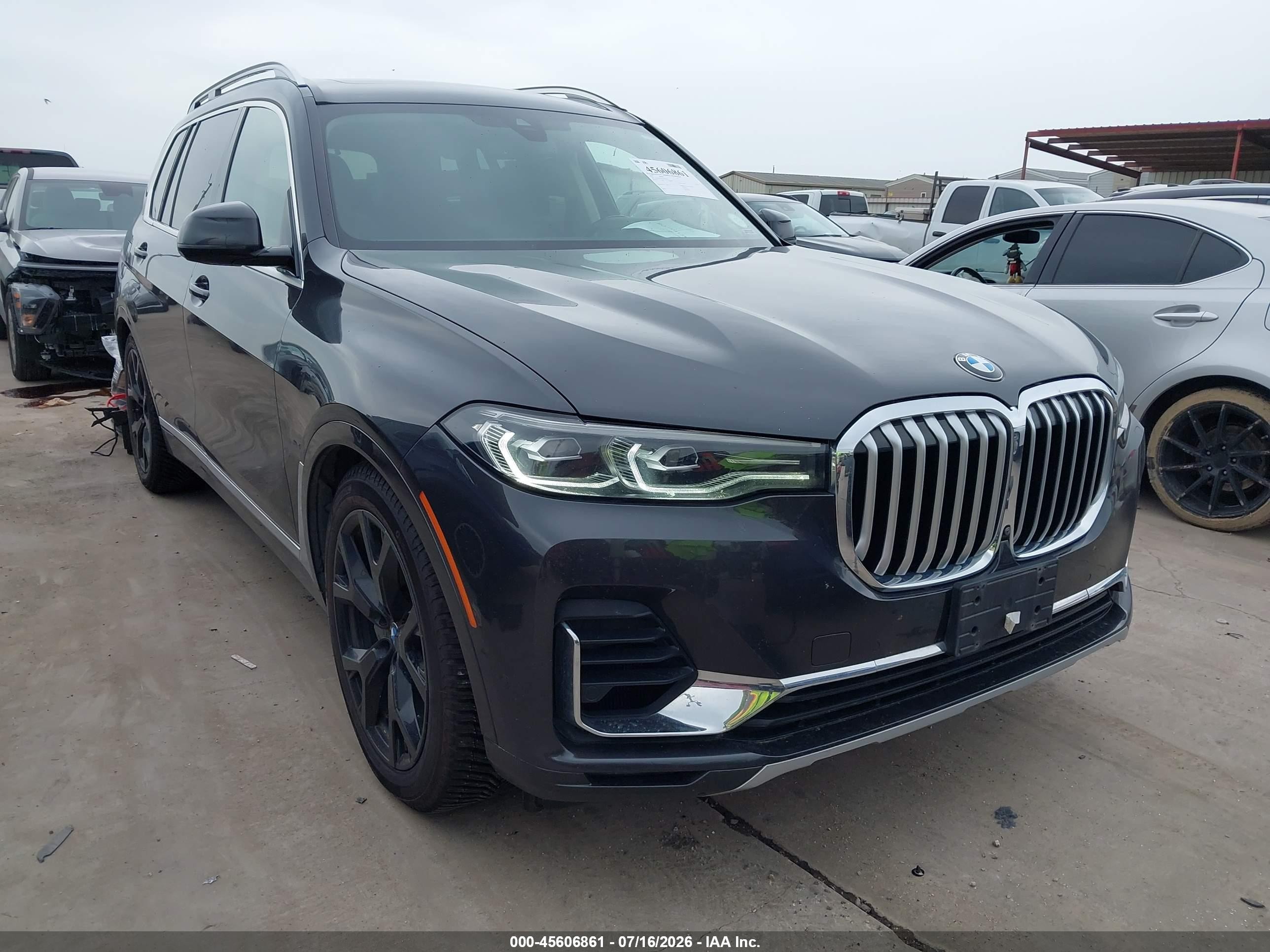 2020 BMW X7 VIN 5UXCW2C07L9C31501 — IAAI salvage auction photo