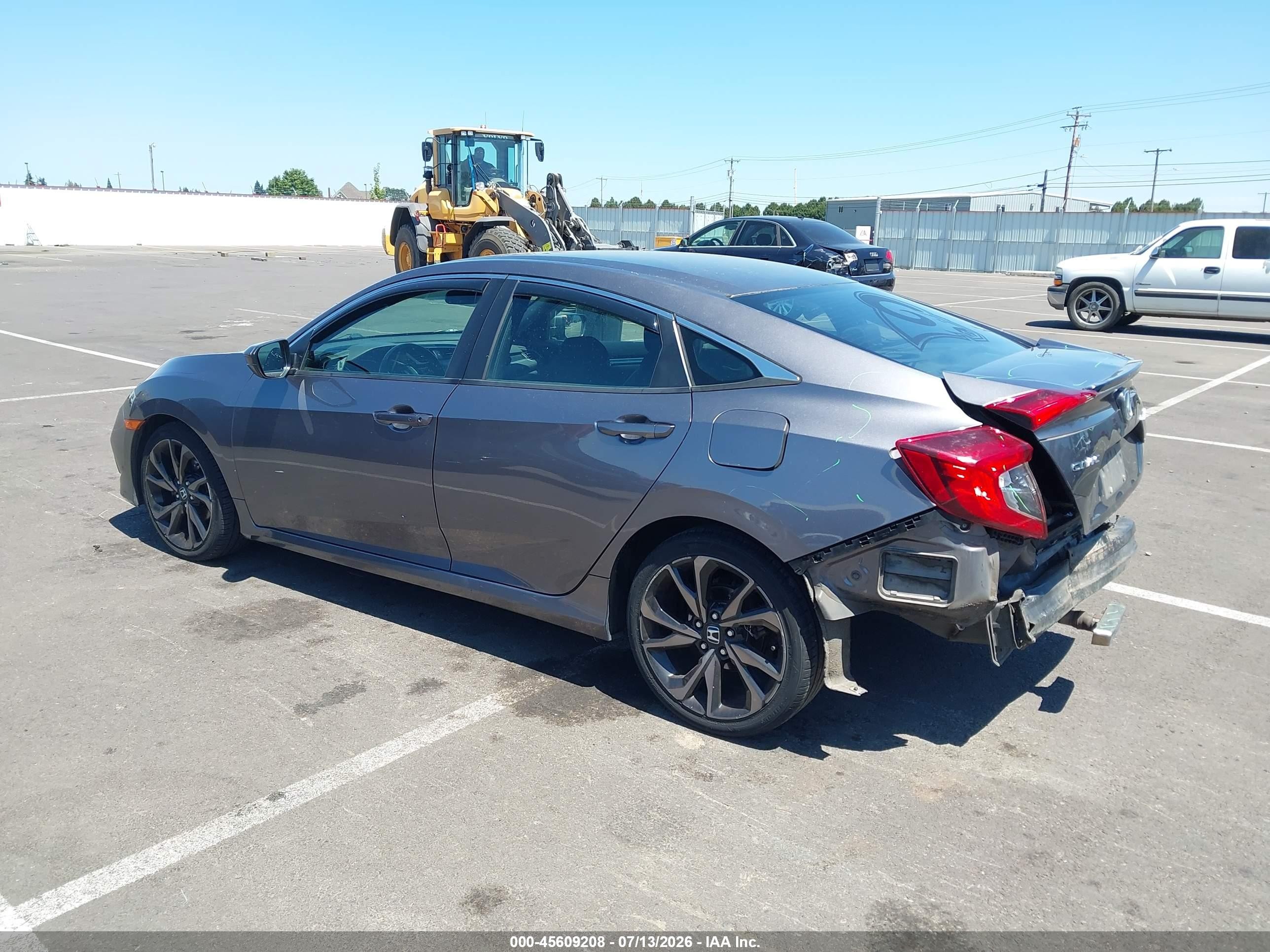 2019 Honda Civic VIN 19XFC2F82KE208336 IAAI salvage auction — Rear End, Salvage (Oregon), sold $3,650 on 2026-09-12 (photo 3)