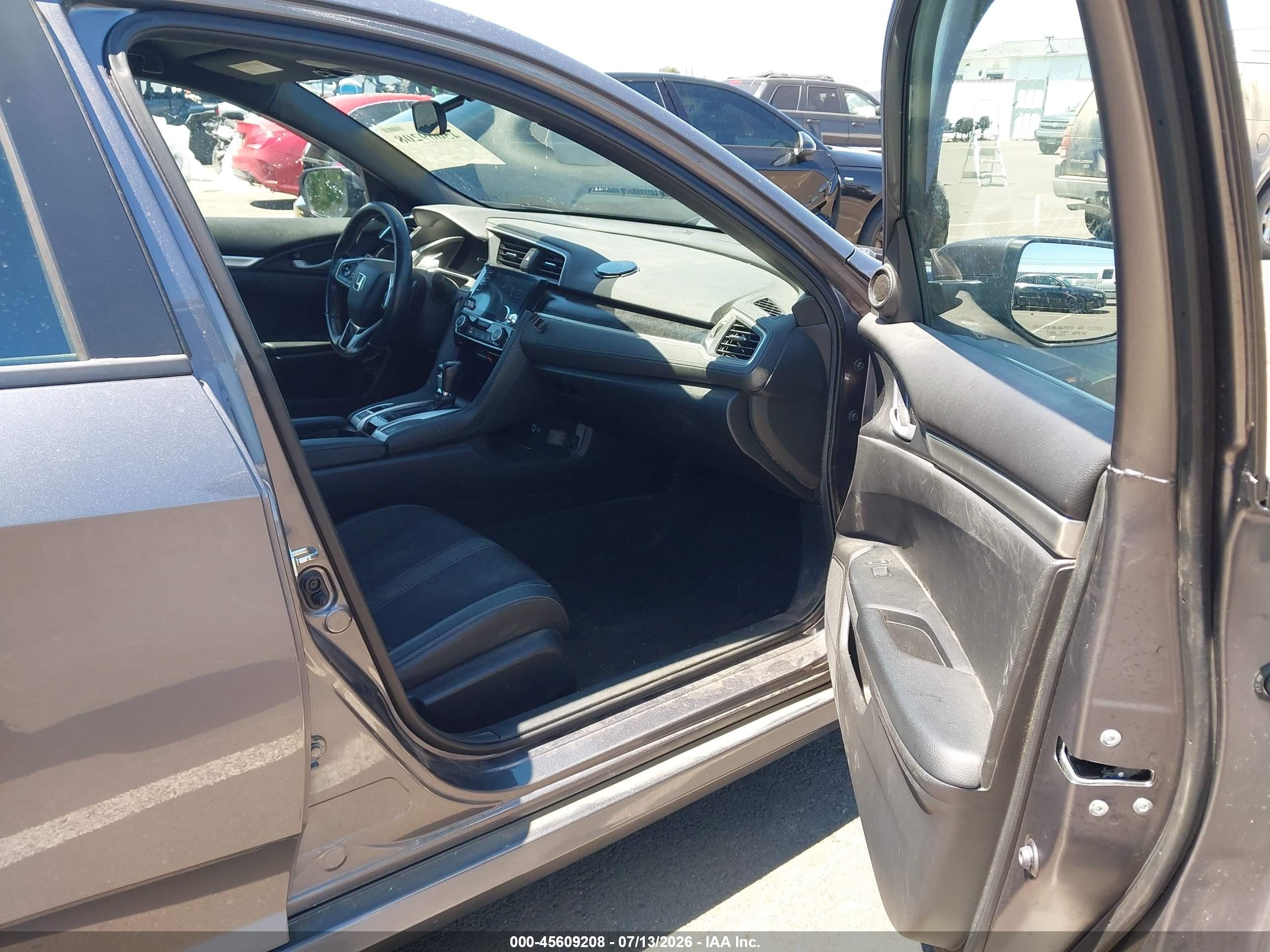 2019 Honda Civic VIN 19XFC2F82KE208336 IAAI salvage auction — Rear End, Salvage (Oregon), sold $3,650 on 2026-09-12 (photo 5)