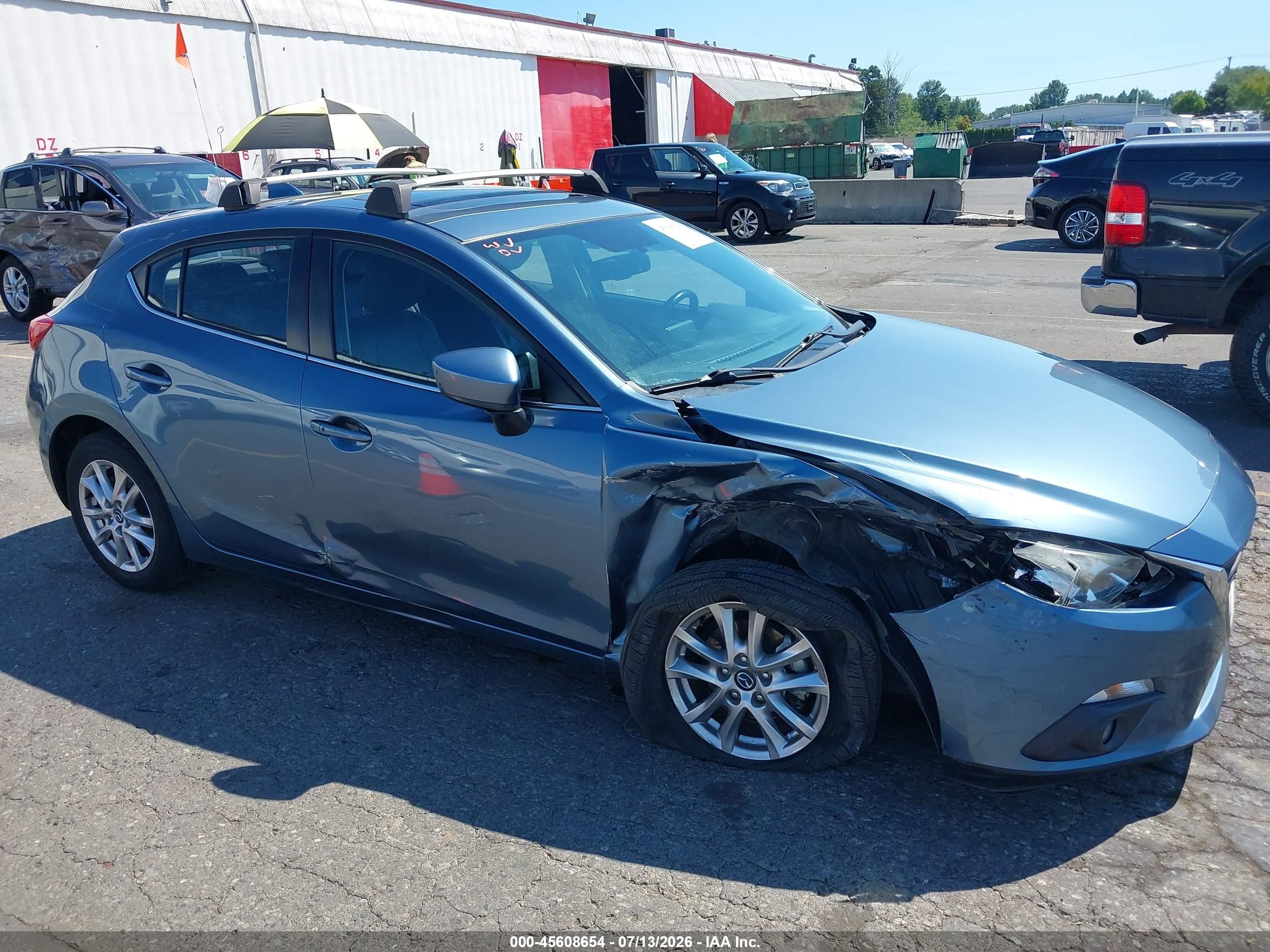 2015 Mazda 3 VIN JM1BM1M76F1240683 IAAI salvage auction — Side, Salvage (Oregon), sold $1,950 on 2026-09-18 (photo 6)