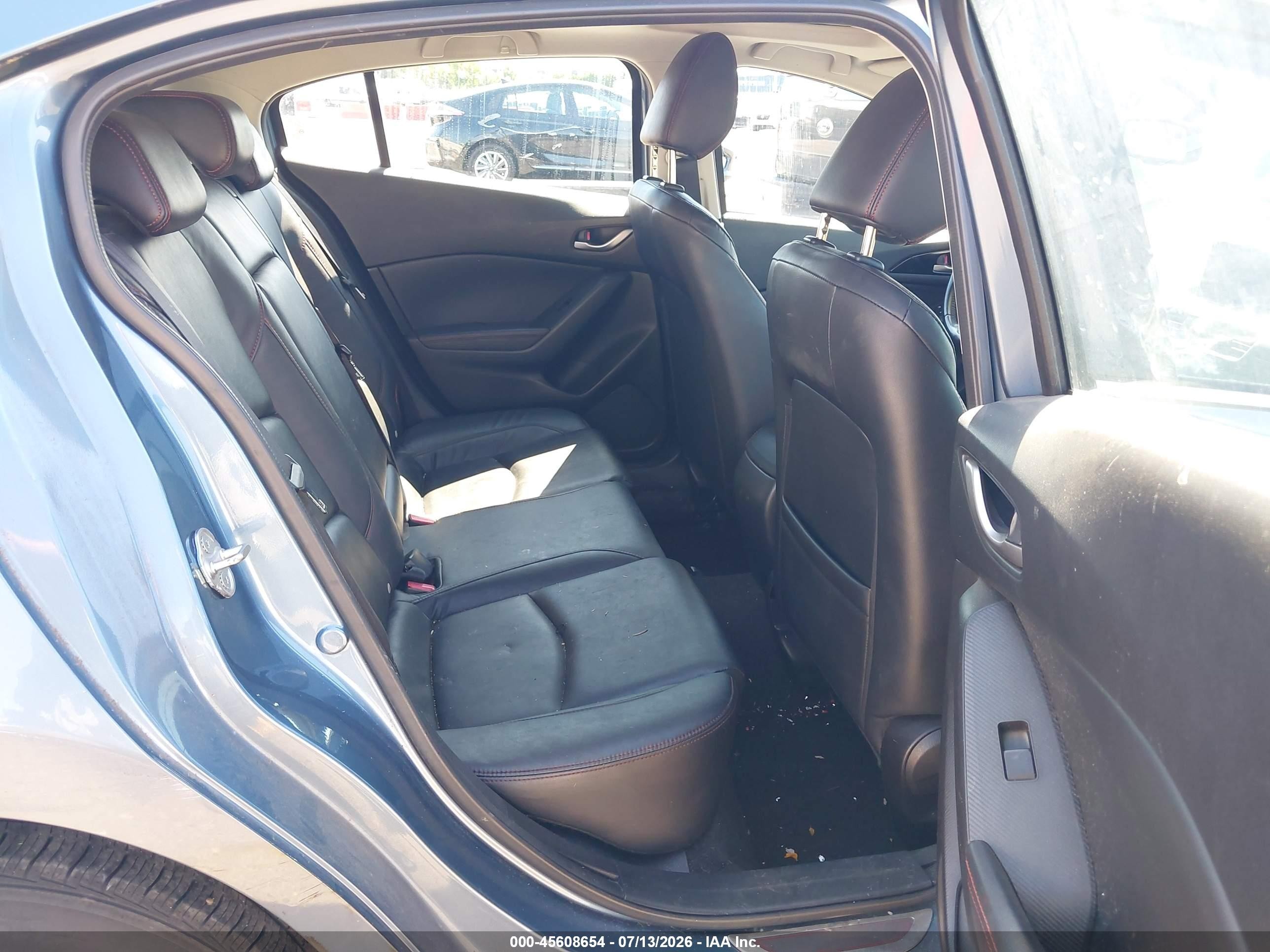 2015 Mazda 3 VIN JM1BM1M76F1240683 IAAI salvage auction — Side, Salvage (Oregon), sold $1,950 on 2026-09-18 (photo 8)