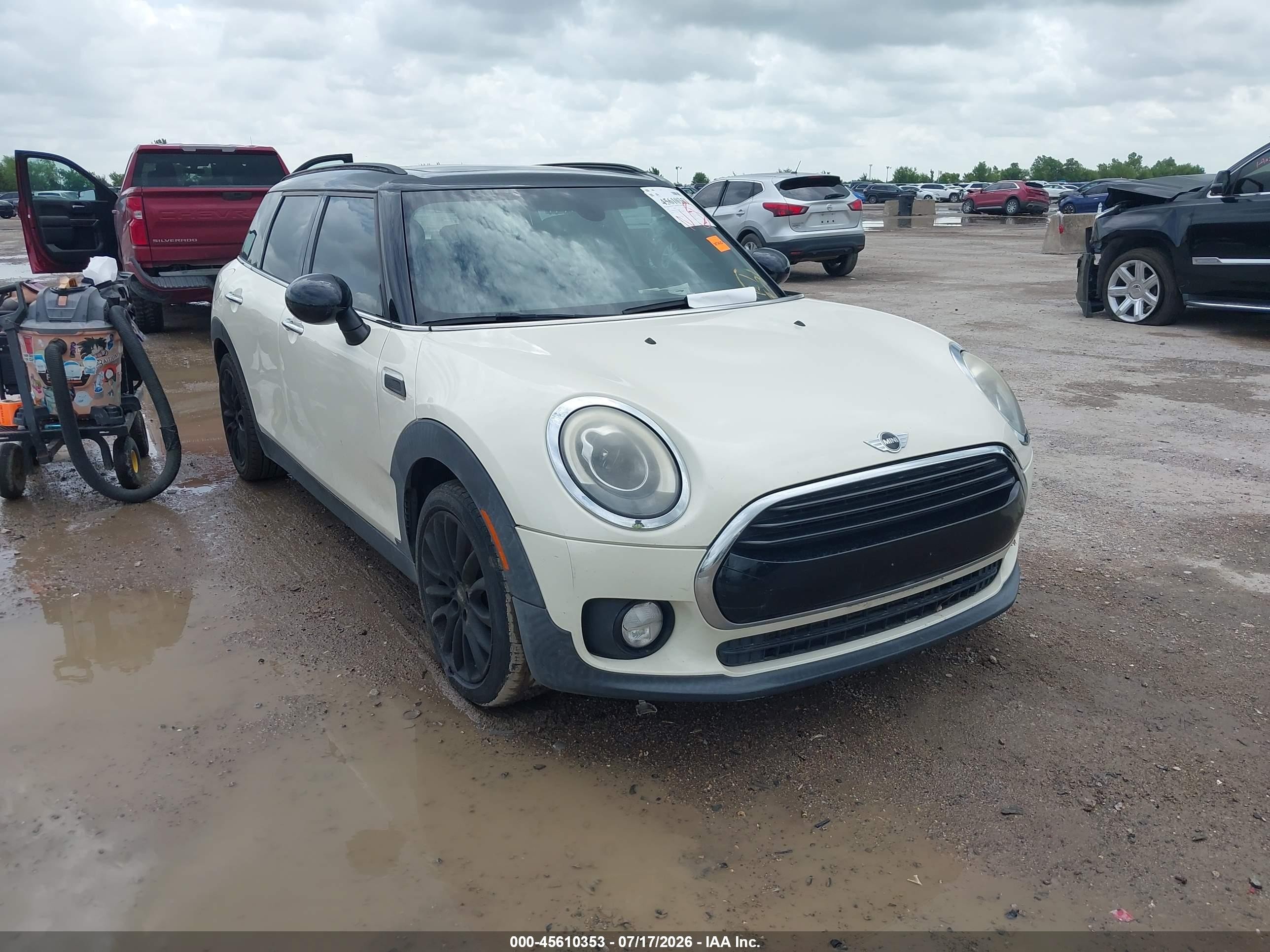 2017 Mini Clubman VIN WMWLN5C53H2E32987 IAAI salvage auction — Water/Flood, Salvage (Texas), sold $1,500 on 2026-09-09 (photo 1)