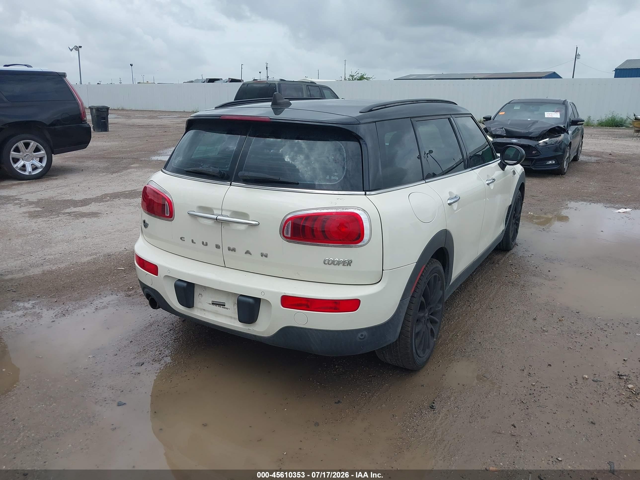 2017 Mini Clubman VIN WMWLN5C53H2E32987 IAAI salvage auction — Water/Flood, Salvage (Texas), sold $1,500 on 2026-09-09 (photo 4)