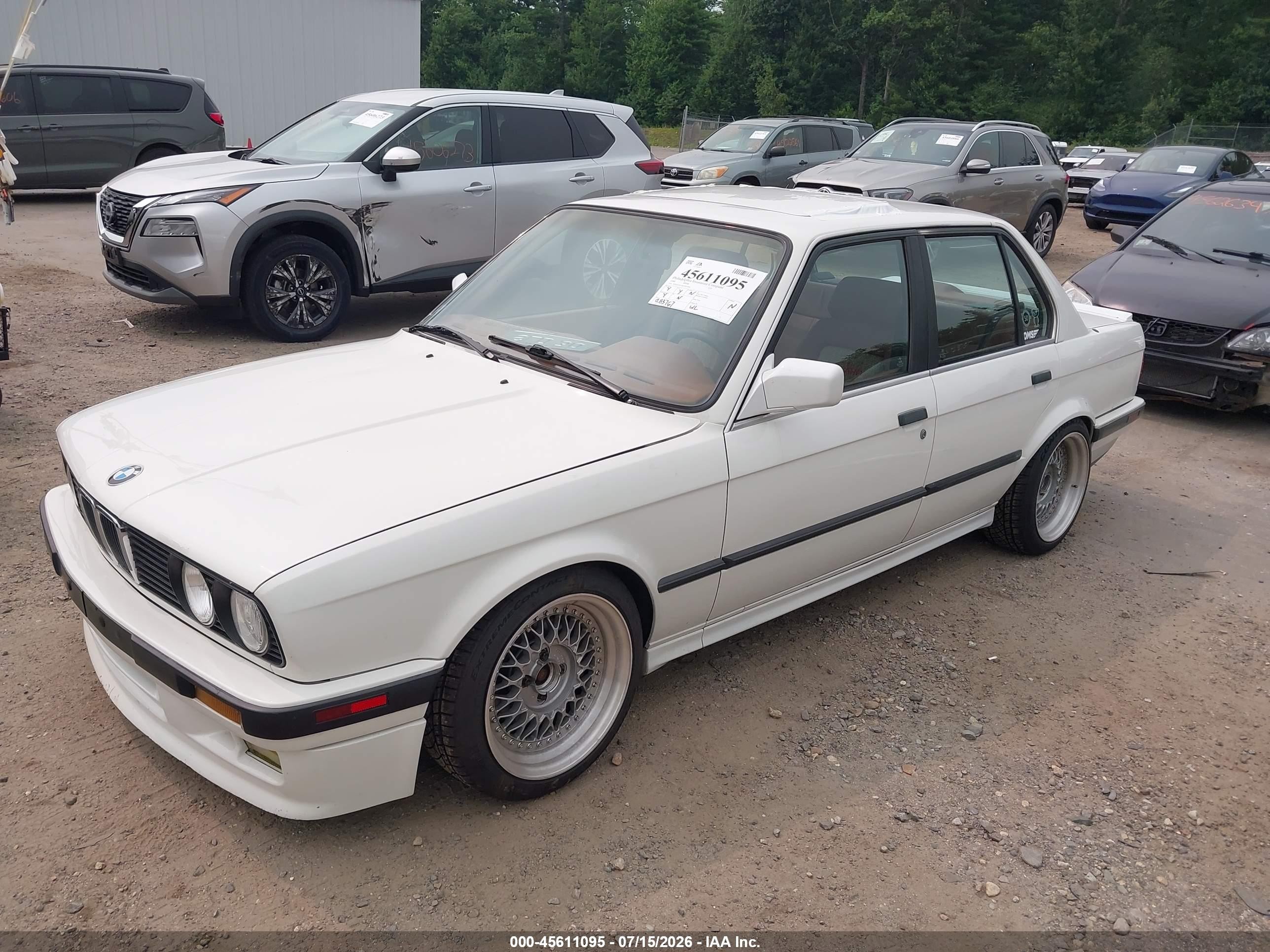 1990 BMW 3 series VIN WBAAD2318LED27004 IAAI salvage auction — Front End, Clear (Massachusetts), sold $19,650 on 2026-08-14 (photo 2)