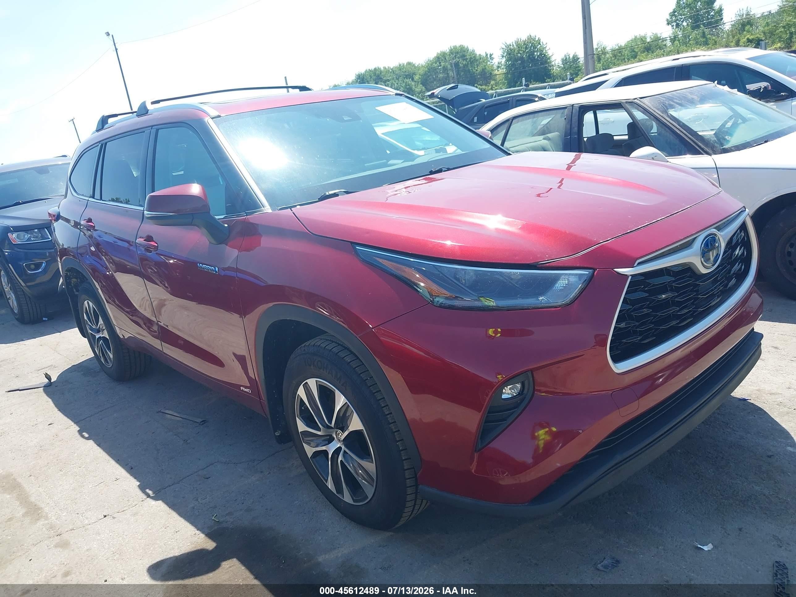 2021 Toyota Highlander Hybrid VIN 5TDGBRCH5MS037076 — IAAI salvage auction photo
