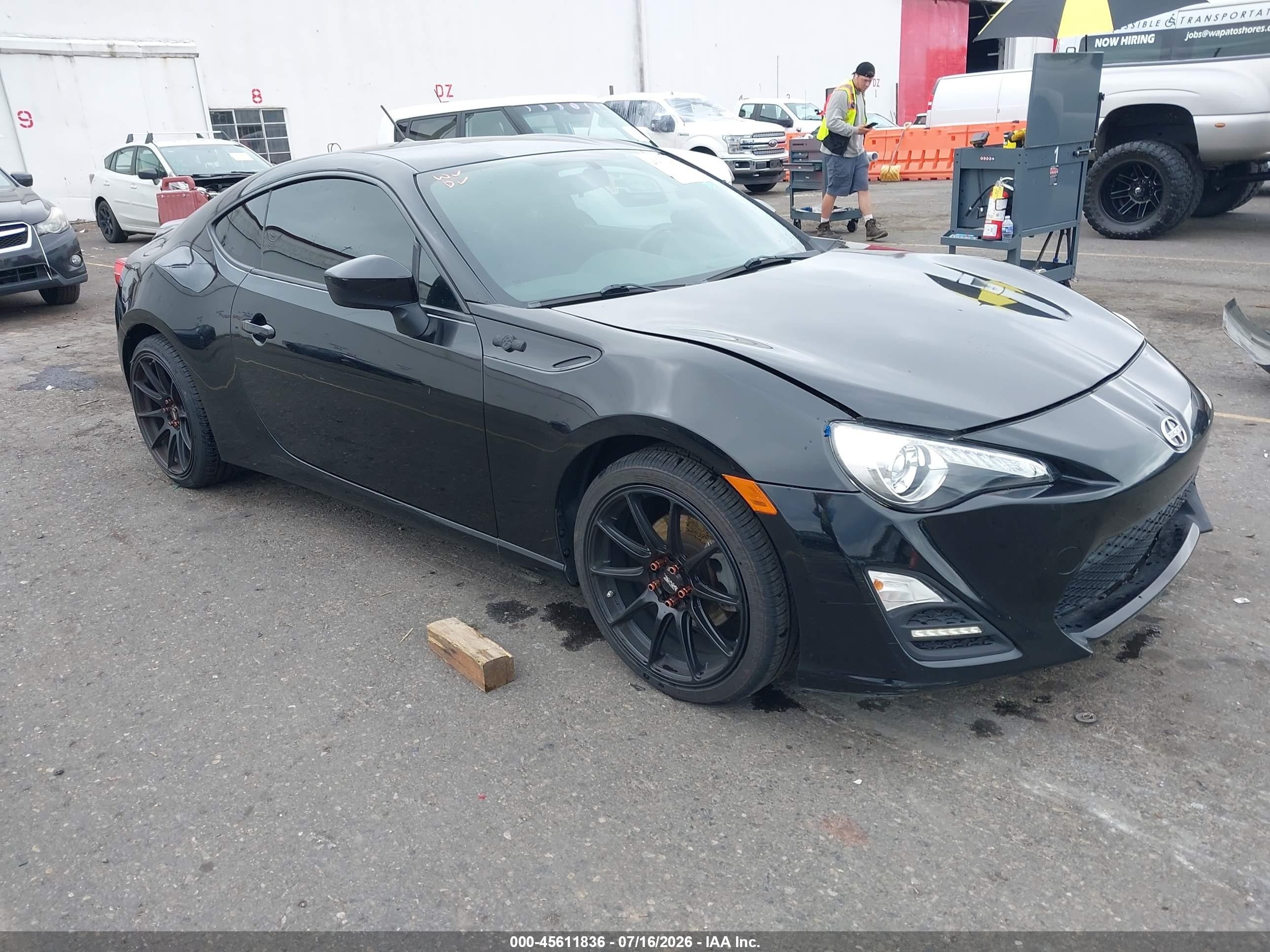 2014 Scion FR-S VIN JF1ZNAA13E8709008 IAAI salvage auction — Front & Rear, Salvage (Oregon), sold $3,550 on 2026-09-23 (photo 1)