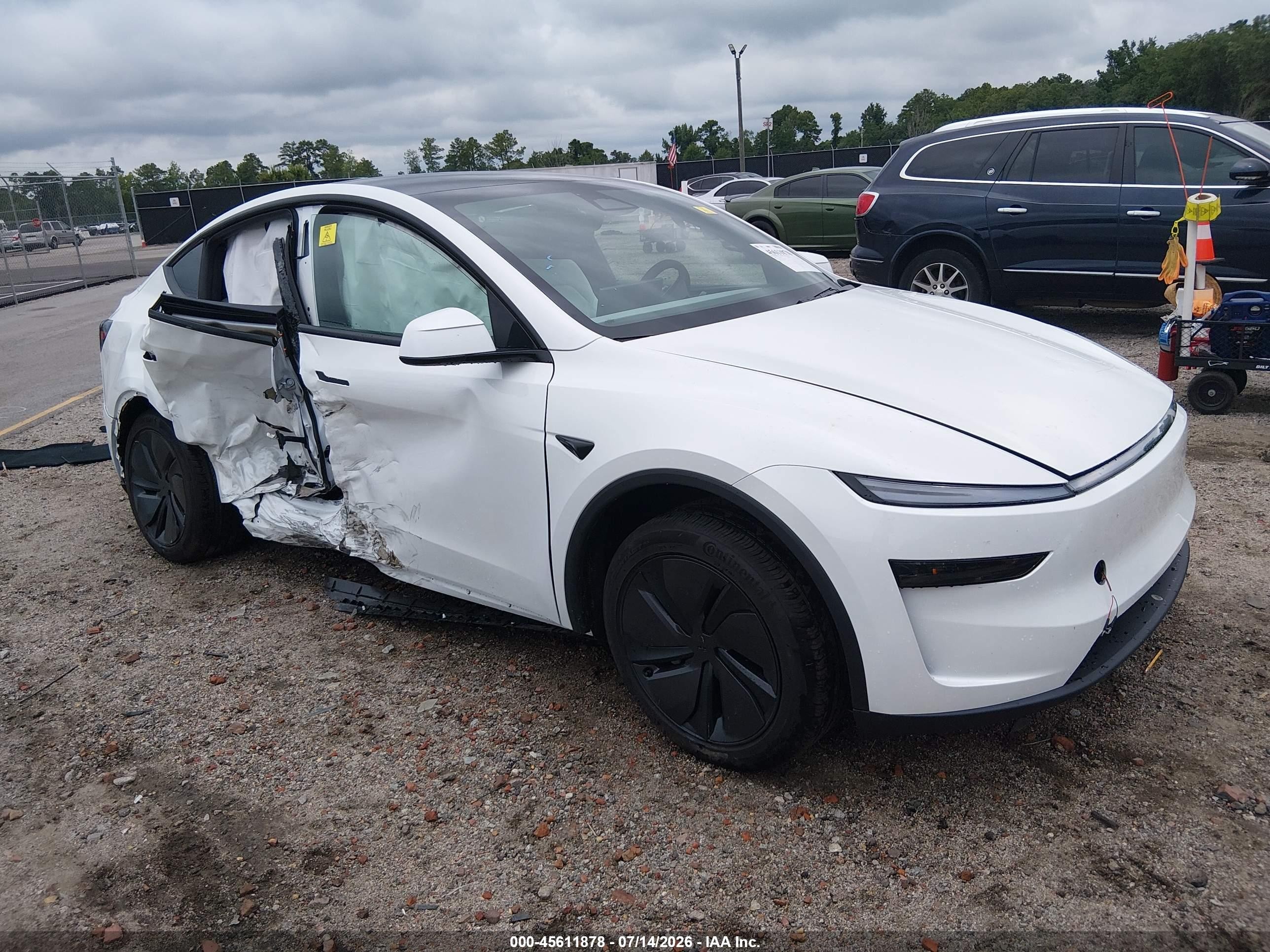 2026 Tesla Model Y VIN 7SAYGDED1TF626280 IAAI salvage auction — Side, Salvage (South Carolina), sold $12,000 on 2026-09-11 (photo 1)